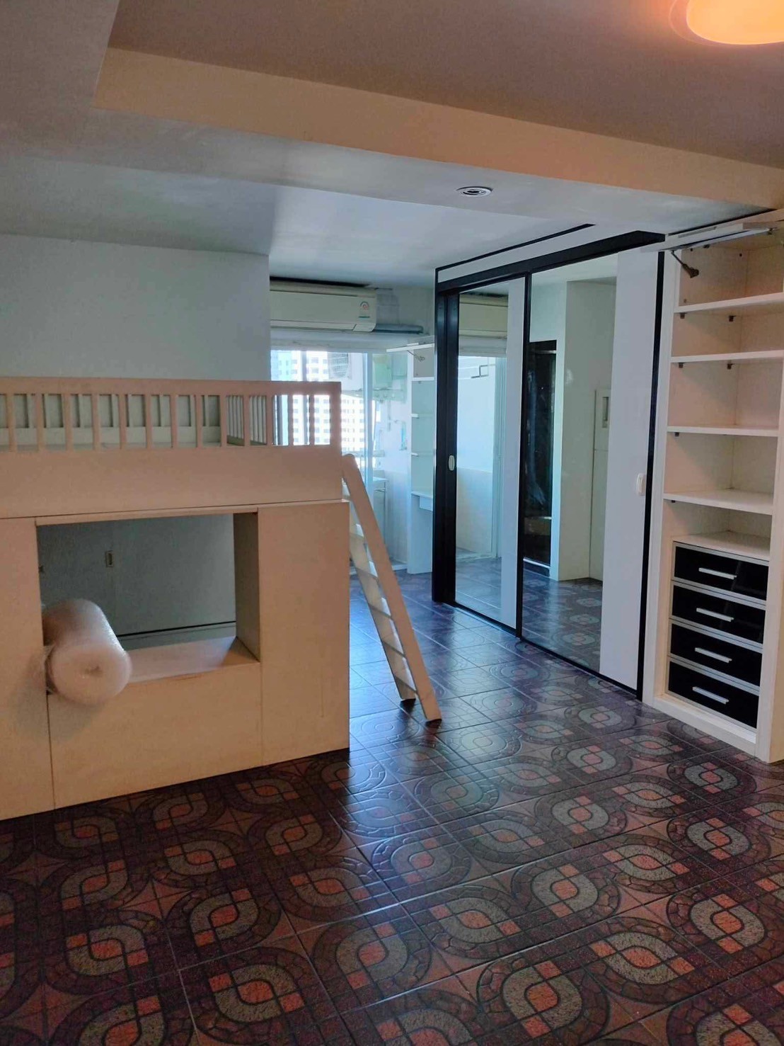 ขายคอนโดเนียม ประตูน้ำเพรสตีจ (Pratunam Prestige) ถนนเพชรบุรี 15