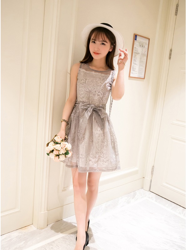 ชุดเดรสสีเทาแขนกุด ส่งฟรี ems