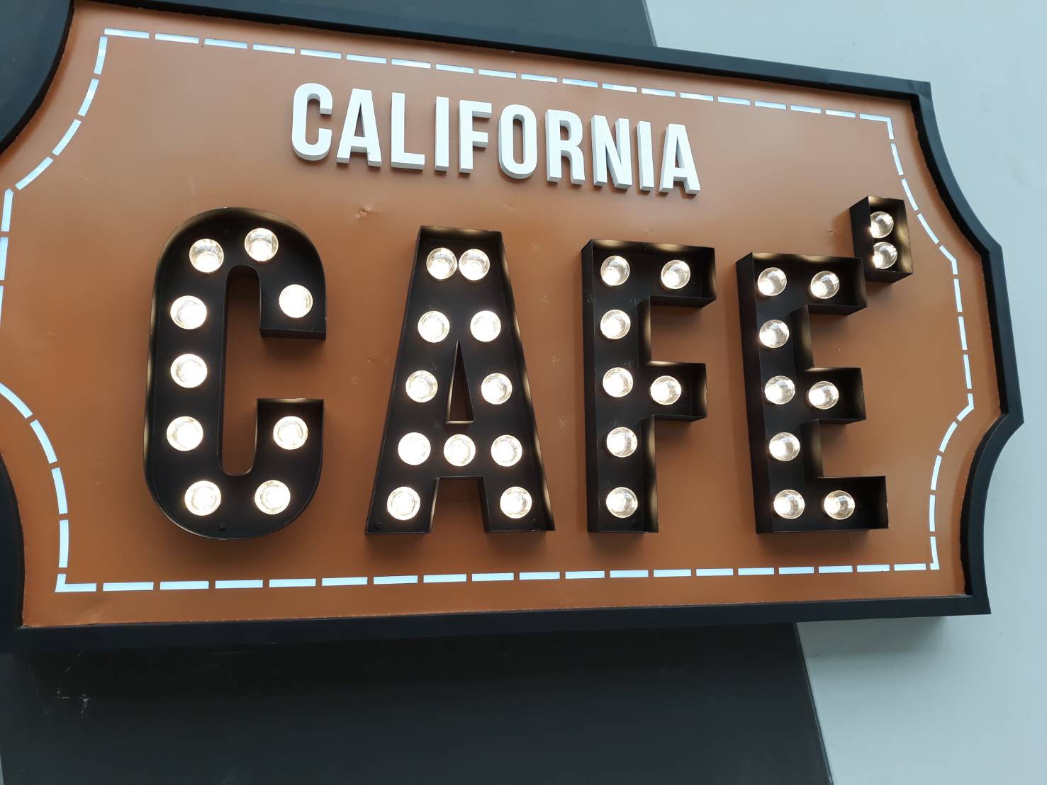 ป้ายไฟปิงปอง