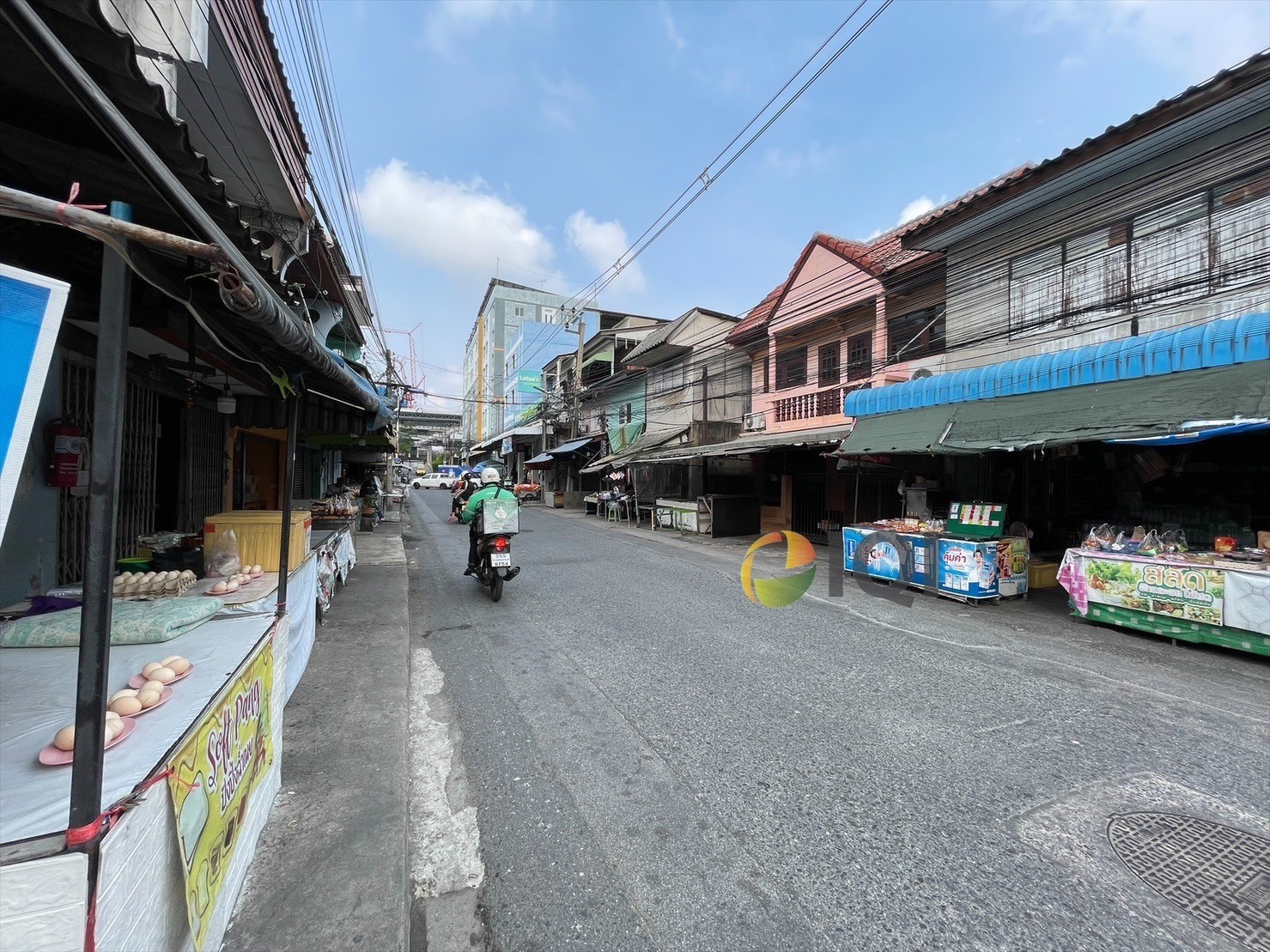 ขายอพาร์ทเม้นท์ ในซอยเทศบาลบางปู 42 (ซอยร่วมพัฒนา2) ใกล้ไฟรถไฟฟ้า สถานีสายลวดเพียง 200 เมตร