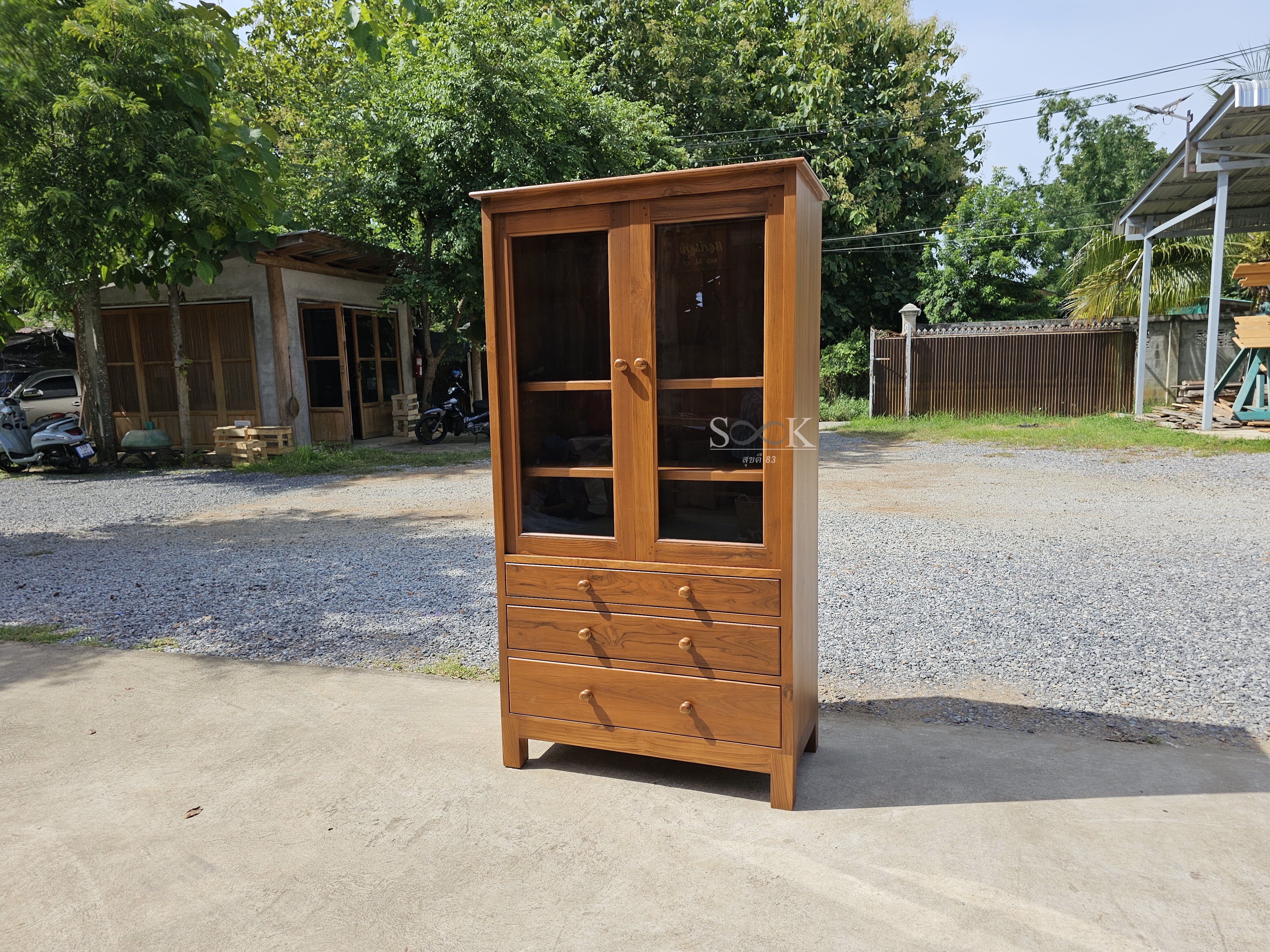 ตู้โชว์ 3 ลิ้นชักขาตรง
