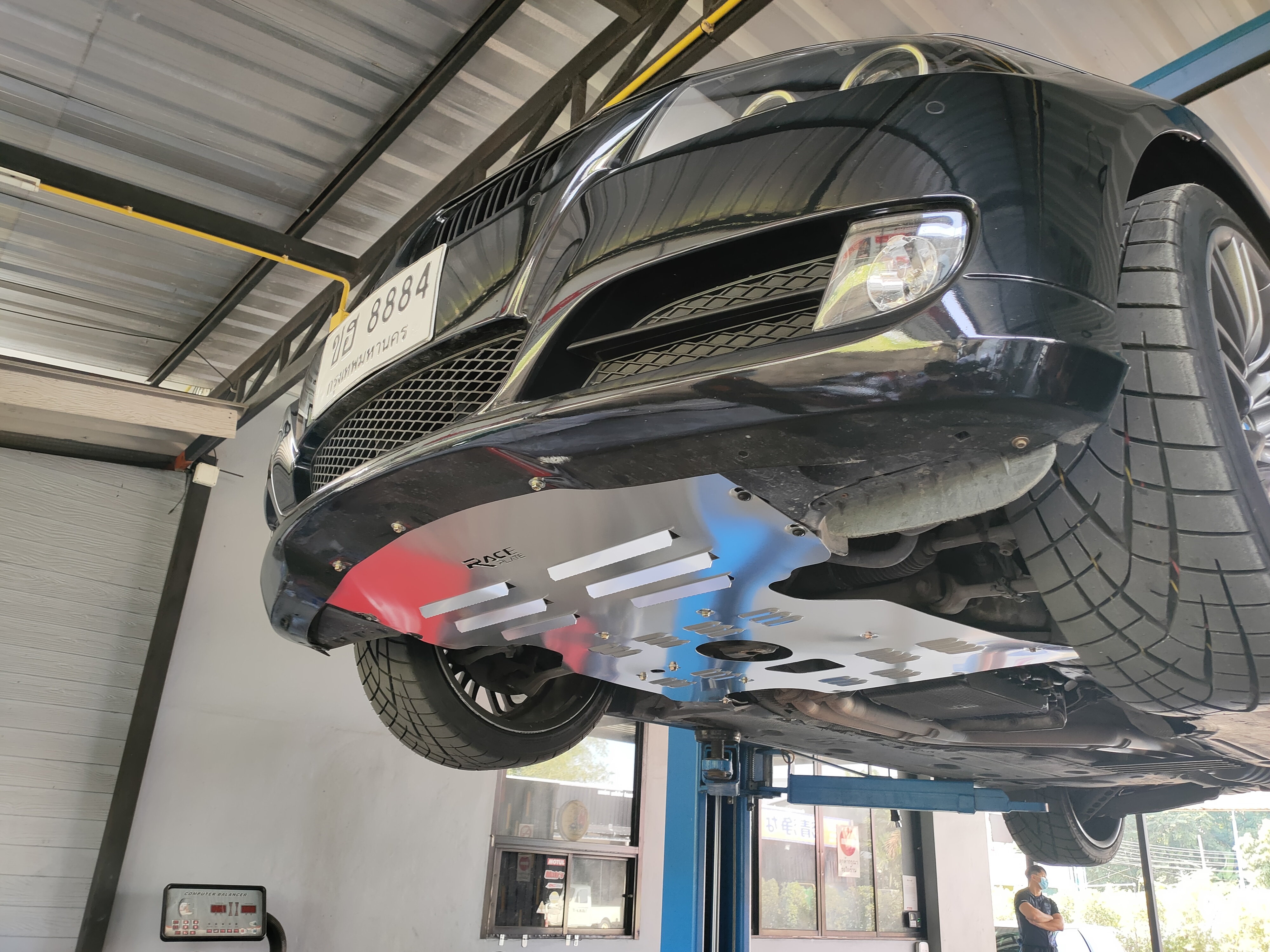 แผ่นปิดใต้ห้องเครื่องอลูมิเนียม BMW E90,E91,E92 Raceplate_Undertray