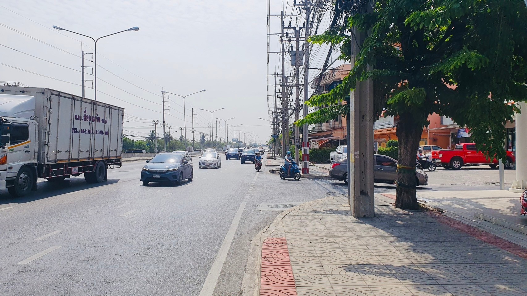 ขายอาคารพาณิชย์ 4 ชั้นครึ่ง ถนนสีหบุรานุกิจ ซอย 11 ติดตลาดมีนบุรี และรถไฟฟ้า