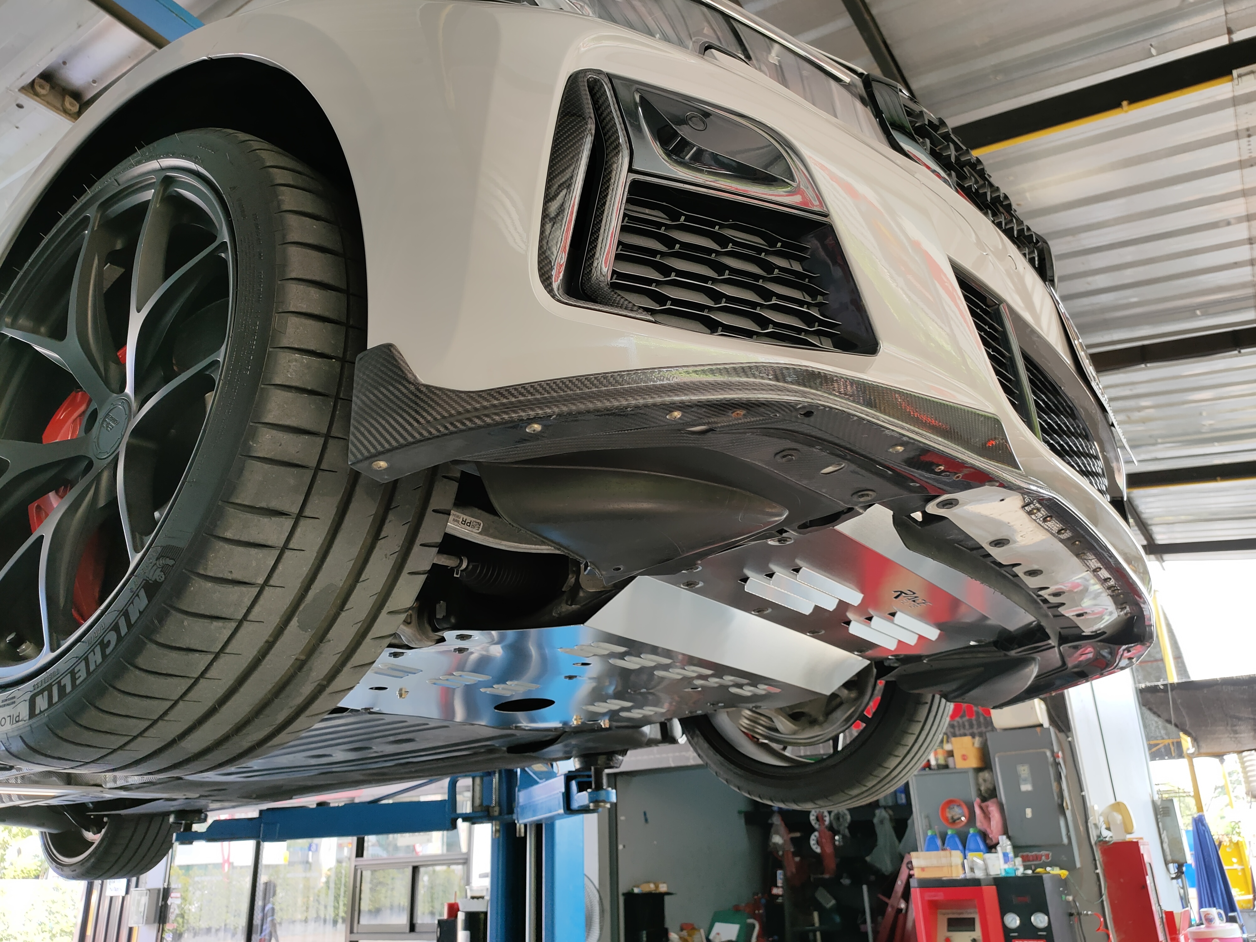 แผ่นปิดใต้ห้องเครื่องอลูมิเนียม BMW G20 Raceplate_Undertray