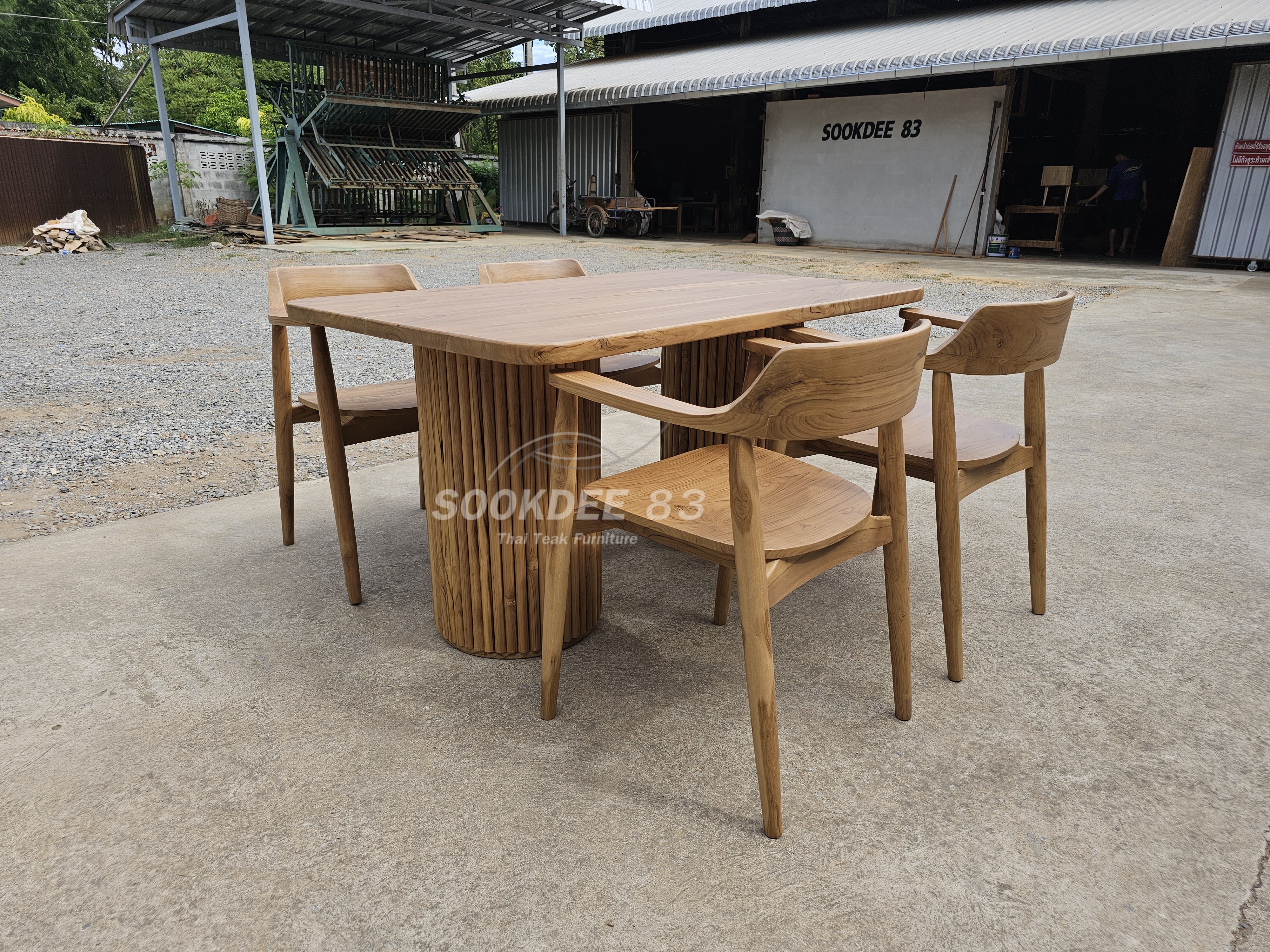 ชุดโต๊ะกินข้าวขากล่องประดับซี่ (สีสัก)