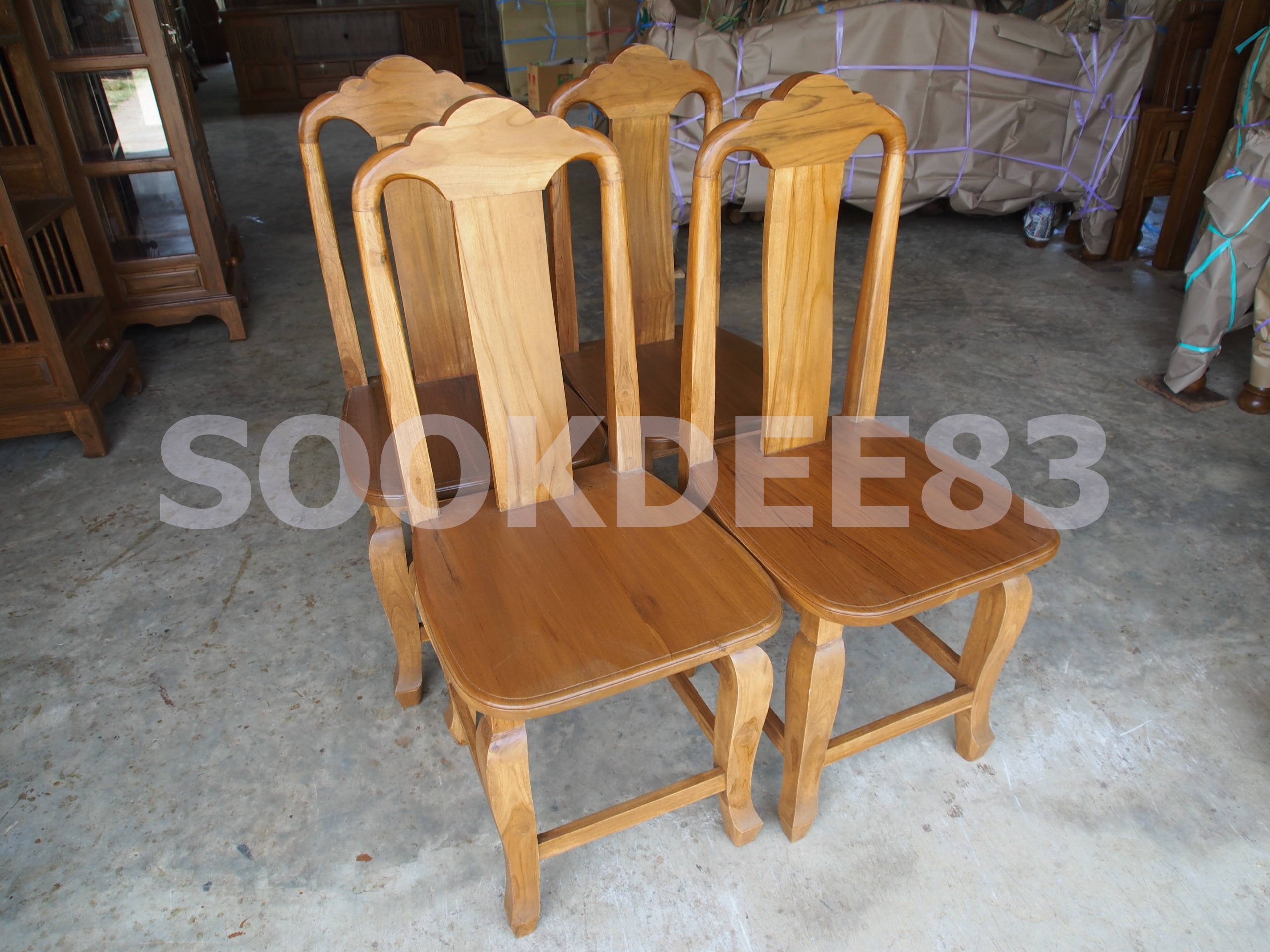 เก้าอี้แผ่นเรียบทึบ