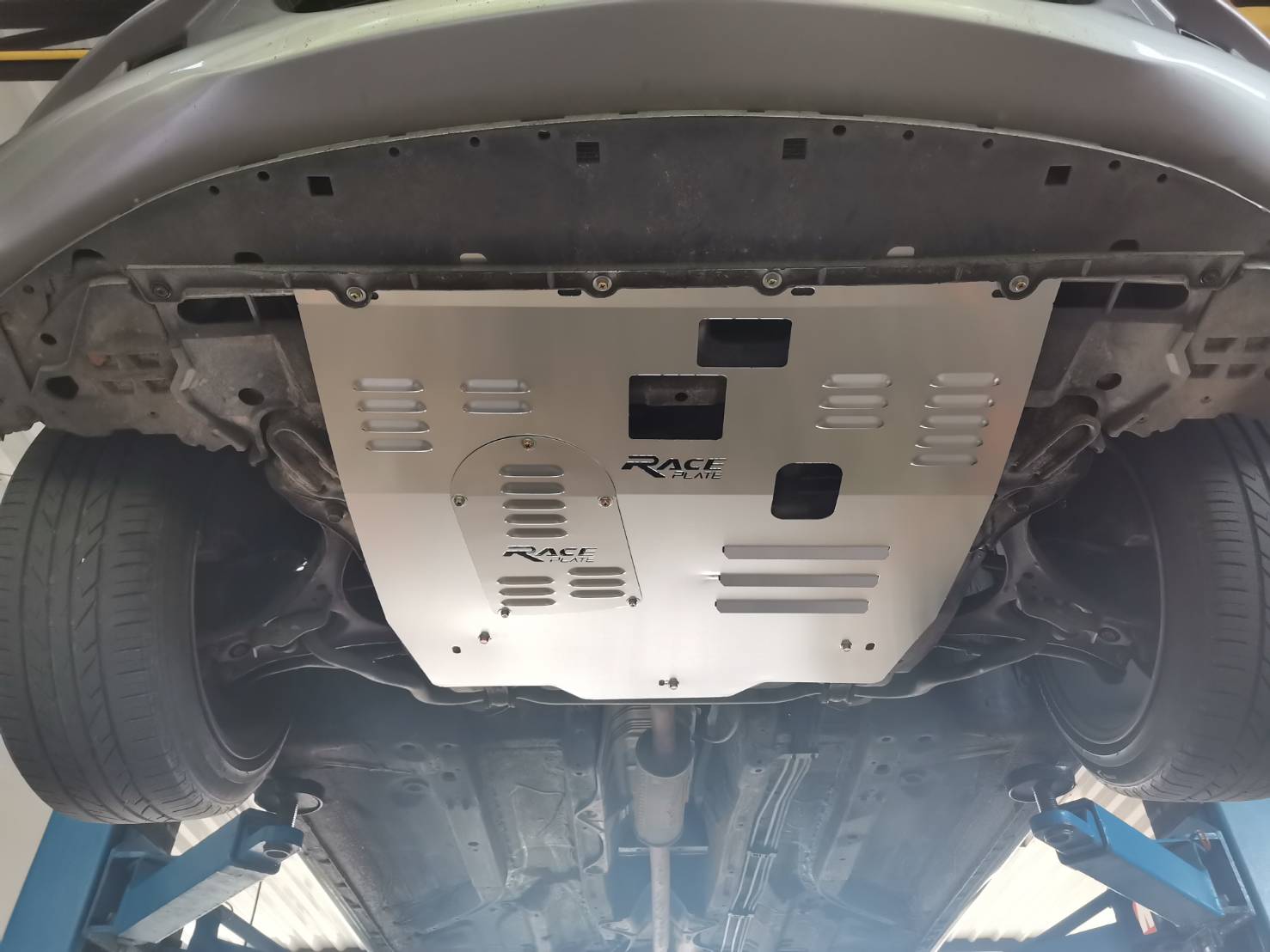 แผ่นปิดใต้ห้องเครื่องอลูมิเนียม Honda Civic FD FB Raceplate_Undertray