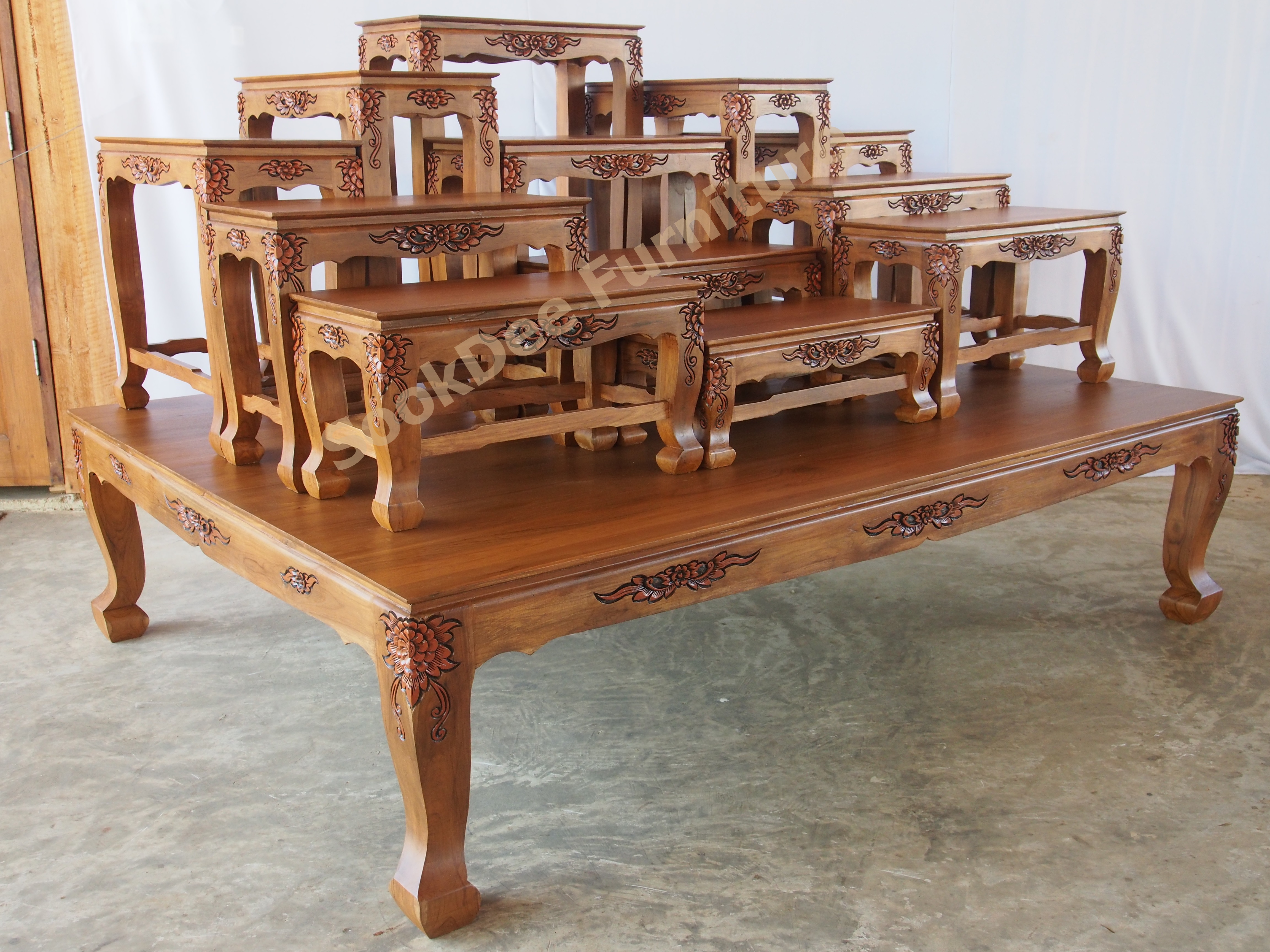 โต๊ะหมู่บูชา 12 ตัว x 9 นิ้ว แกะลาย