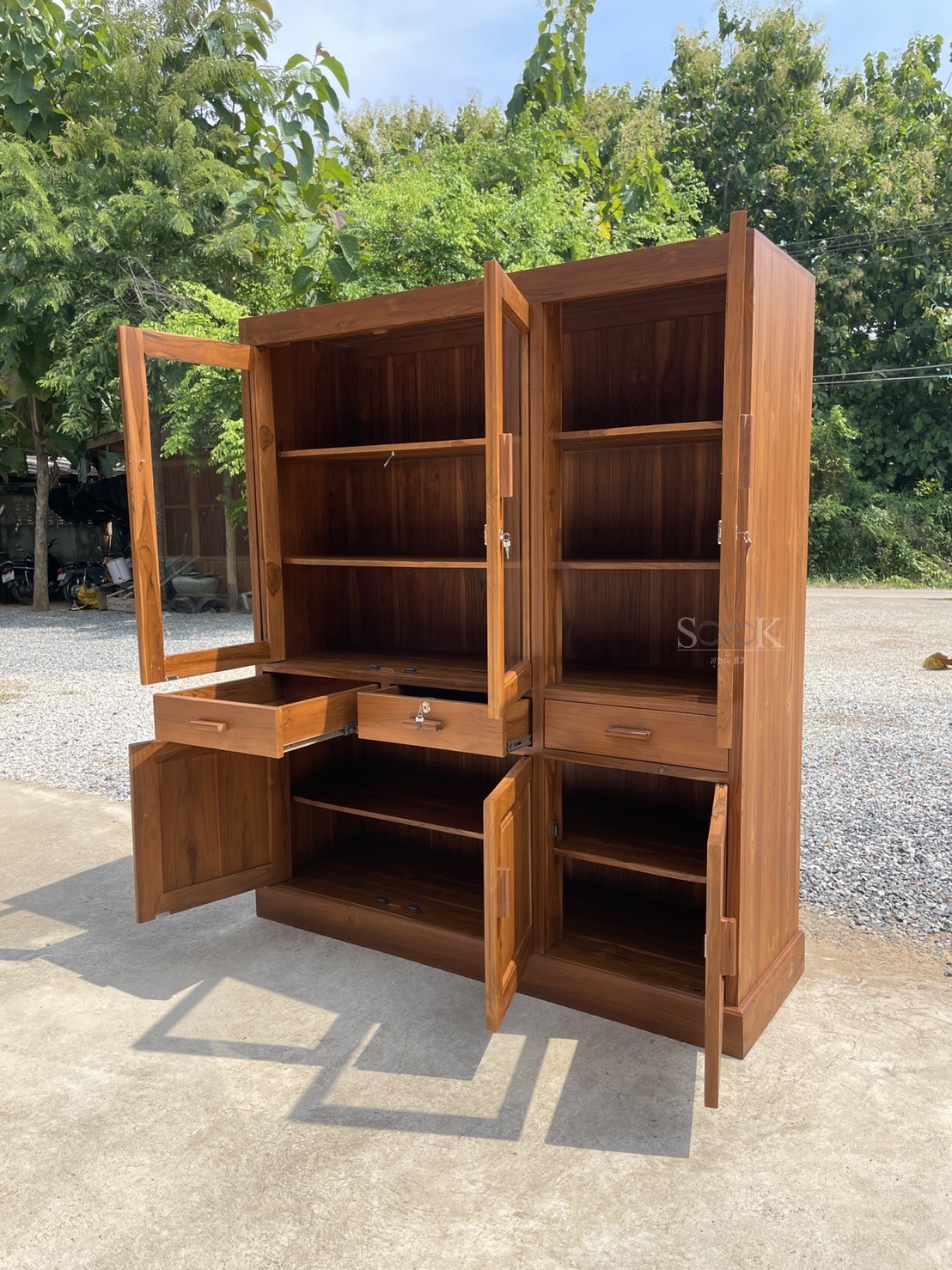 ตู้โชว์ 1.5 ม. ขาทีบ