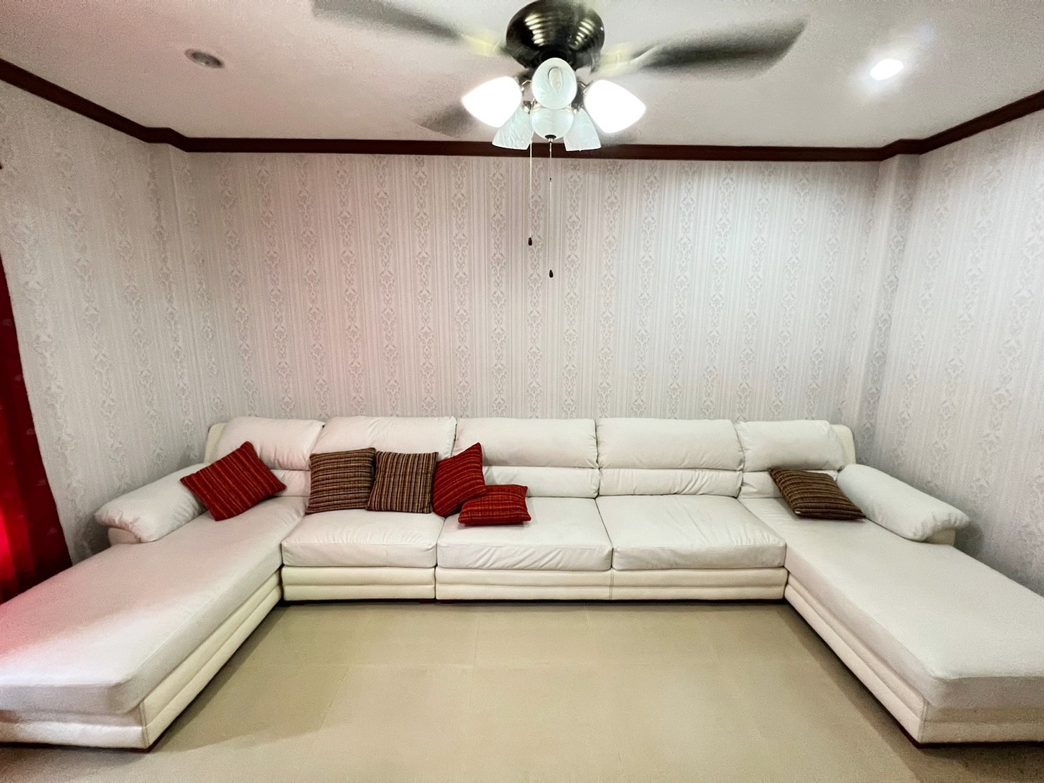 ขาย บ้านเดี่ยว ปลูกสร้างเองหลังใหญ่ สไตล์โมเดิร์น เขาตาโล อำเภอบางละมุง ชลบุรี