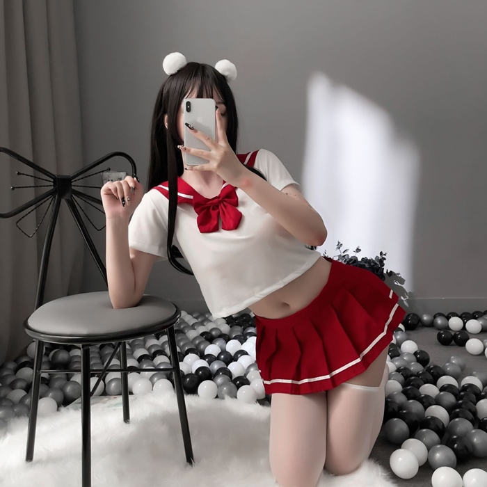 C2024 ชุดนักเรียนญี่ปุ่นเซ็กซี่ ชุดคอสเพลย์อีโรติกมาในแบบชุดนักเรียนญี่ปุ่น ประกอบด้วยเสื้อยืดแขนสั้นผ้ายืดมาพร้อมกับโบว์คล้องคอแบบติดเข็มกลัด กระโปรงบานสั้นผ้าไม่ยืดใช้ติดแบบตีนตุ๊กแกตามรูปถ่ายสินค้าจริงเลยค่ะ ***ไม่มีถุงเท้า