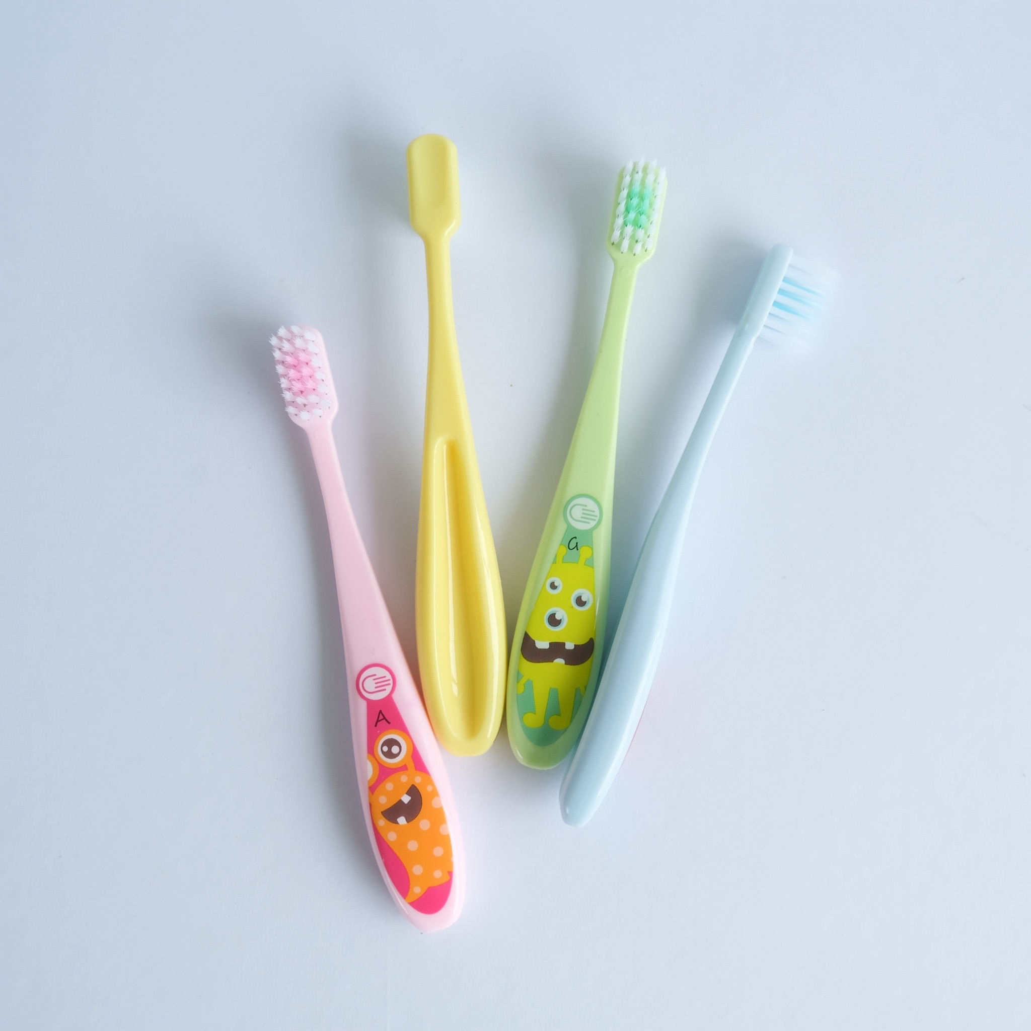 19083 แปรงสีฟัน ปาล์มเมด มอนสเตอร์ แบง 0-3 ปี (12 ชิ้น)