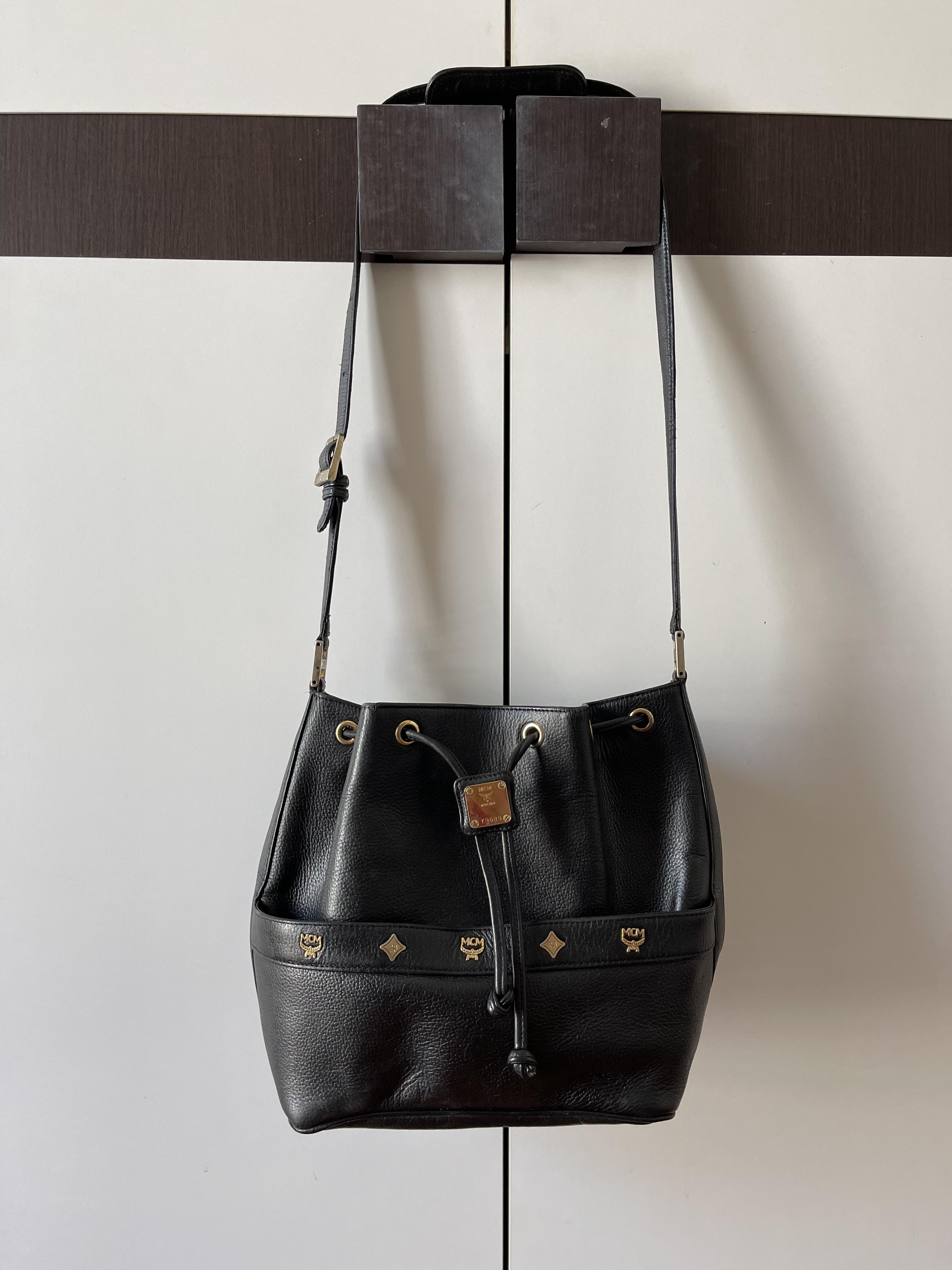 กระเป๋าสะพาย MCM (ของแท้/มือสอง)—ส่งฟรี