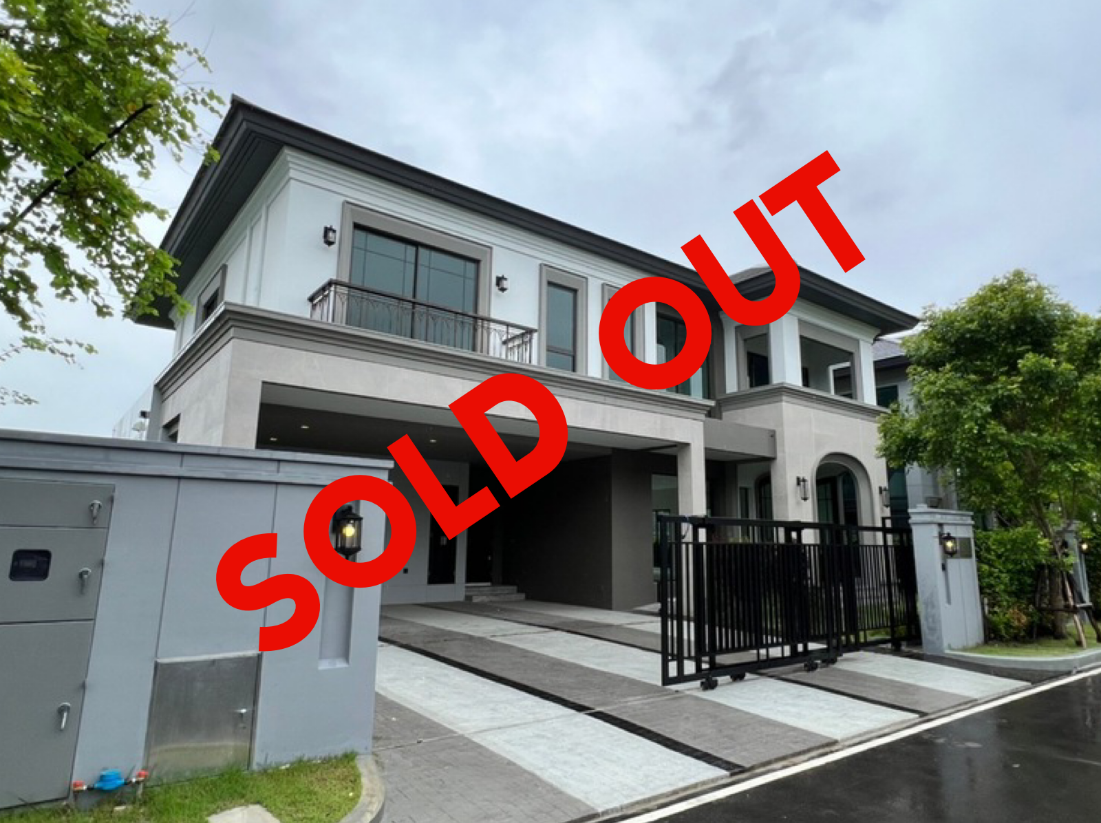 ขาย บ้านใหม่ แบบ BARE SHELL ไม่เคยเข้าอยู่ โครงการ Grand Bangkok Boulevard บางนา-อ่อนนุช