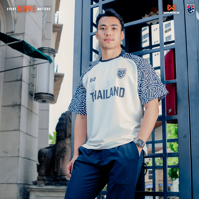 ใหม่ล่าสุด! WARRIX Oversize Football Jersey New Chapter แขนสั้น เสื้อทีมชาติไทยทรงโอเวอร์ไซส์ (WA-251FBATH10) - สีดำ/น้ำเงิน/แดง/ขาว