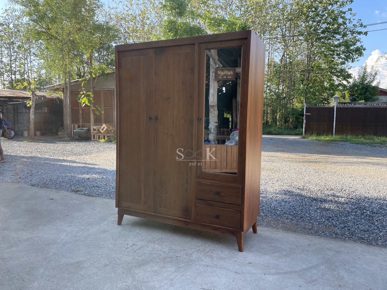 ตู้เสื้อผ้าโมเดิร์นบานเปิด