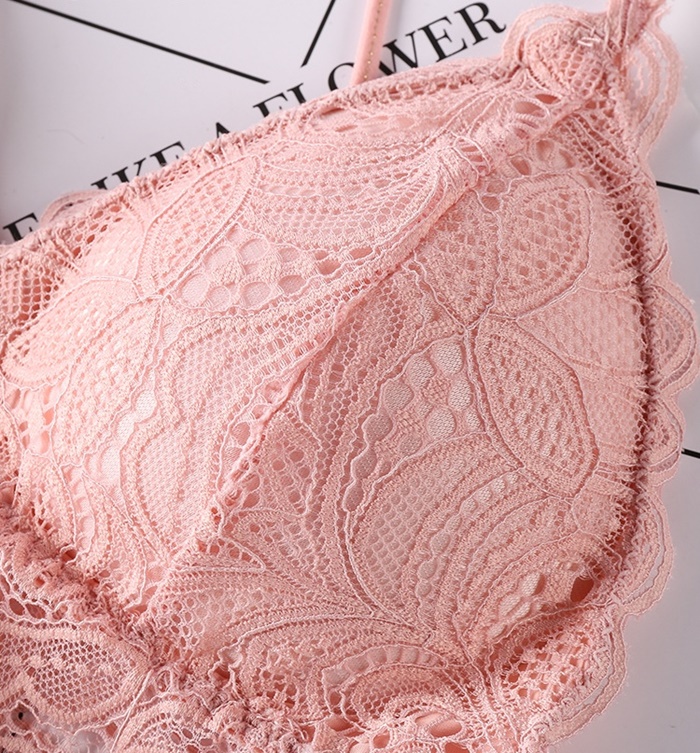 NA216 เสื้อบราสายเดี่ยวเซ็กซี่ บราลูกไม้สายเดี่ยวเว้าหน้าอกกว้างลึกด้านในเป็นฟองน้ำมีช่องสำหรับถอดใส่ได้ ผ้าลูกไม้สวยๆตามรูปถ่ายสินค้าจริงเลยค่ะ