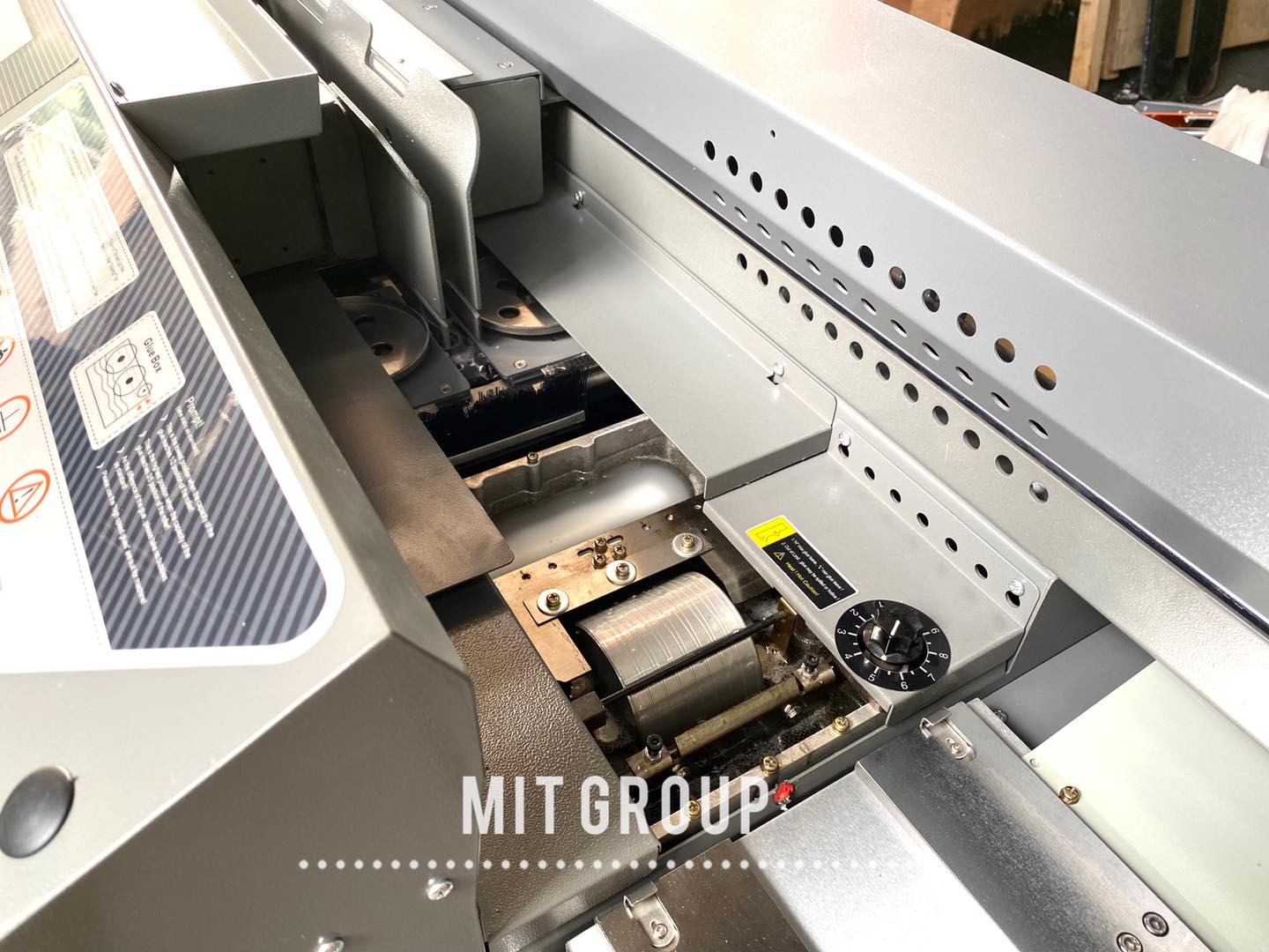 เครื่องเข้าเล่มสันกาว Boway S5