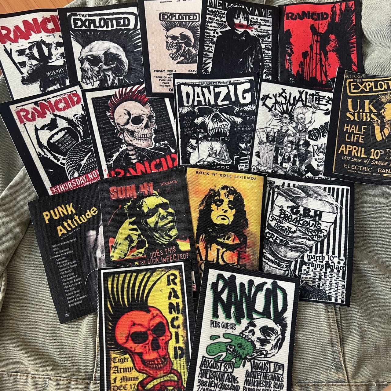 ตัวรีดติดเสื้อ วงดนตรี ร็อค วินเทจ พังค์ ผ้าแคนวาสพิมพ์ลาย ตกแต่งเสื้อผ้า Canvas Iron on Patch