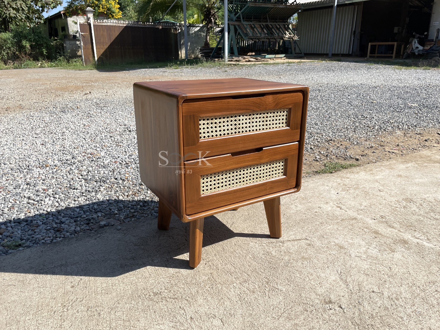 ตู้หัวเตียงไม้สักผสมหวาย