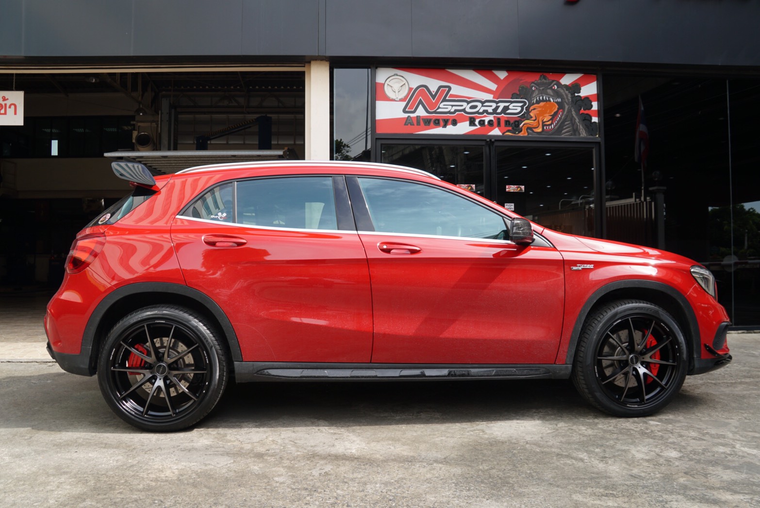 Benz GLA45 + Rayswheel G25 Edge รุ่นใหม่ล่าสุด