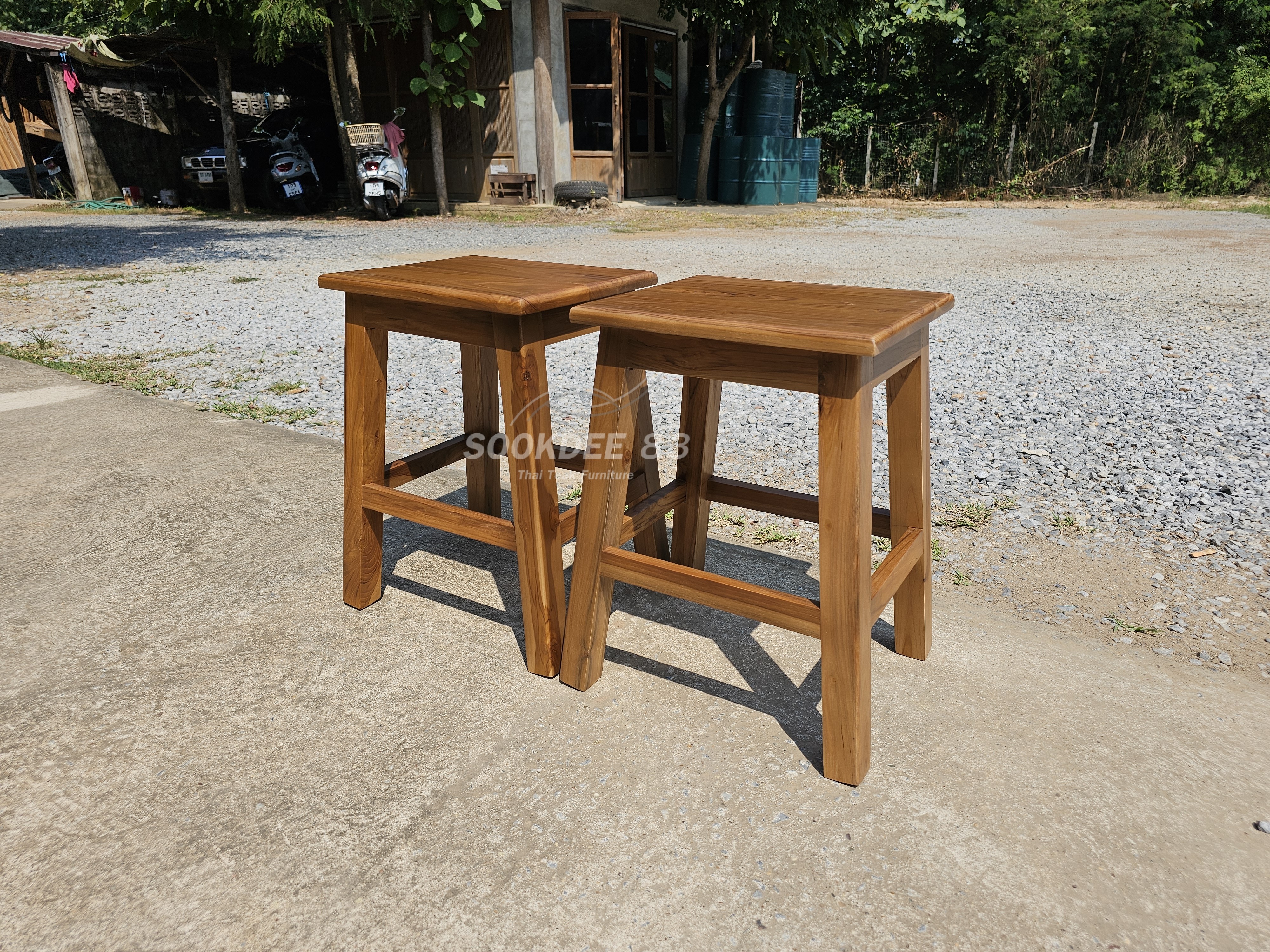 เก้าอี้มินิมอลขาเอ