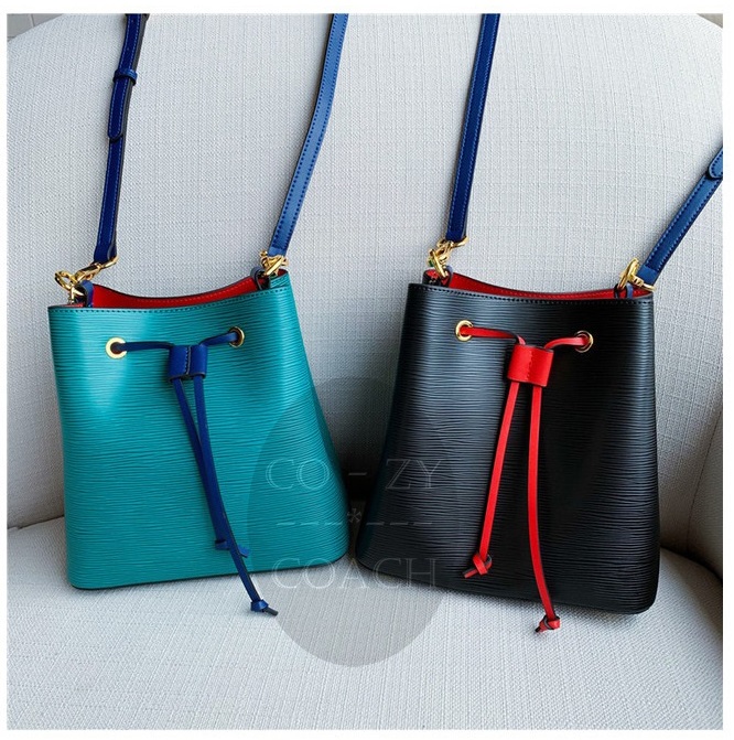กระเป๋าหนังสะพายข้างผู้หญิง COZY LV noe' epi