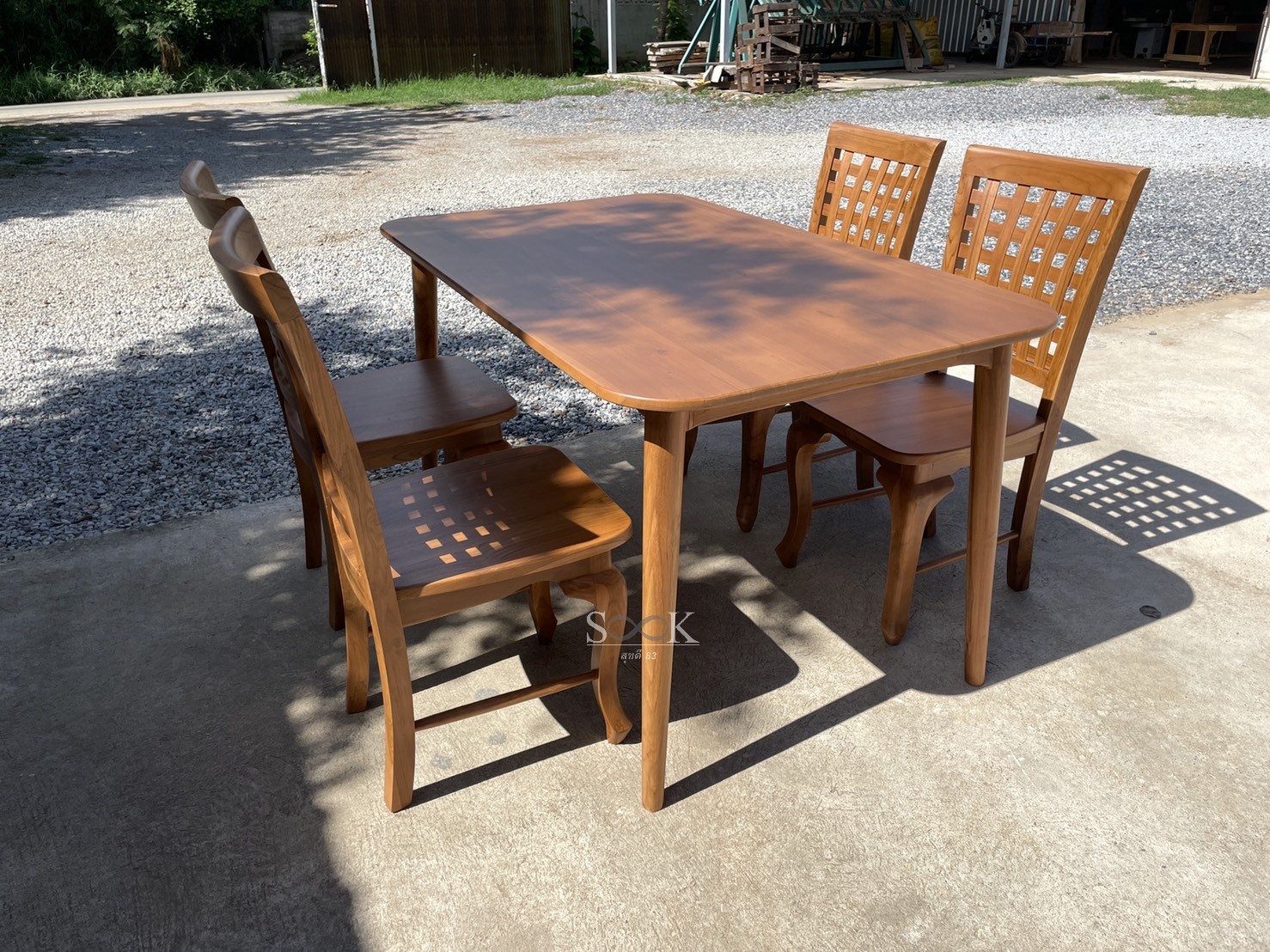 ชุดโต๊ะกินข้าวขาเดฟ เก้าอี้พนักสก๊อต