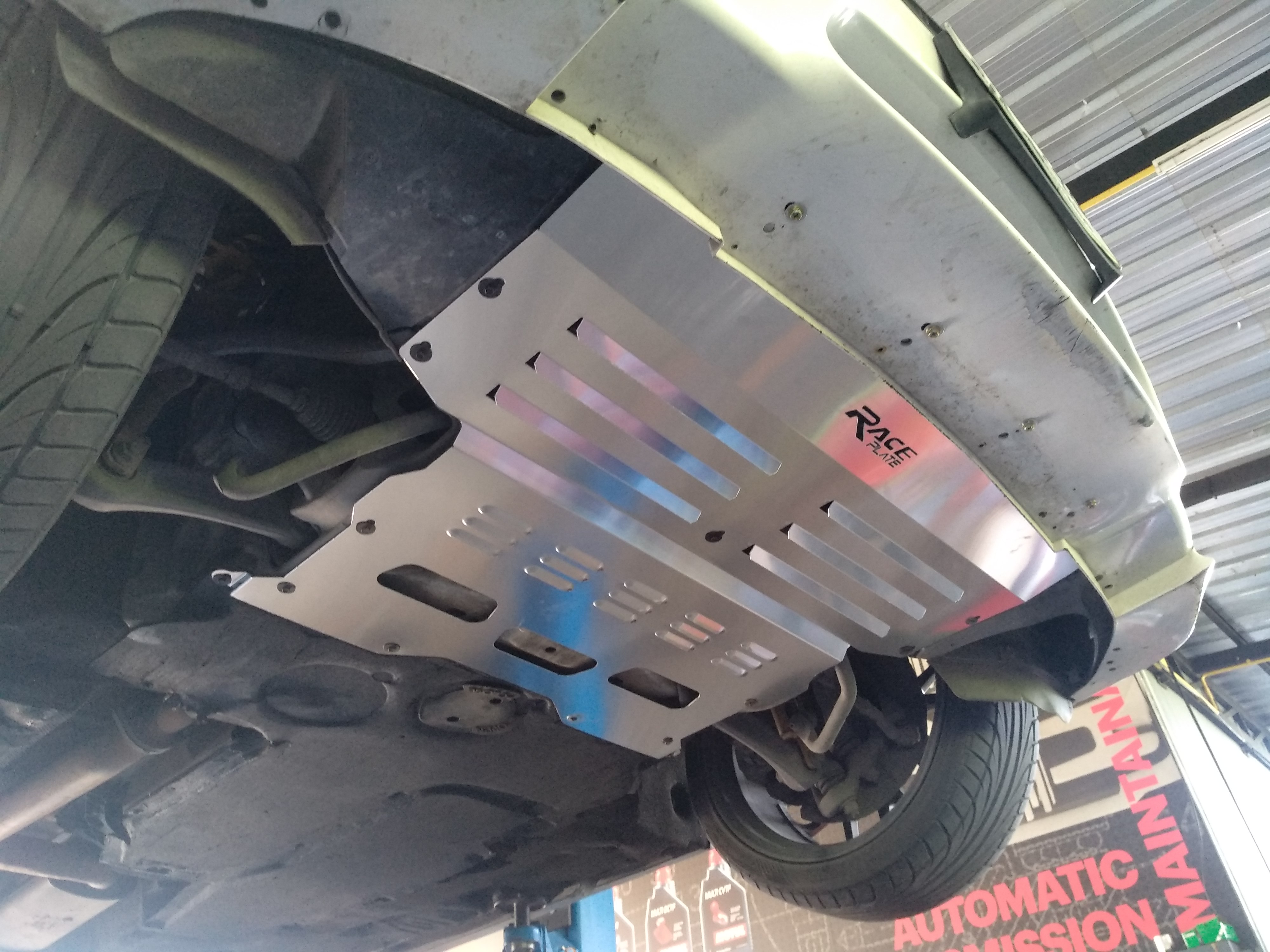 แผ่นปิดใต้ห้องเครื่องอลูมิเนียม BMW F10 Raceplate_Undertray