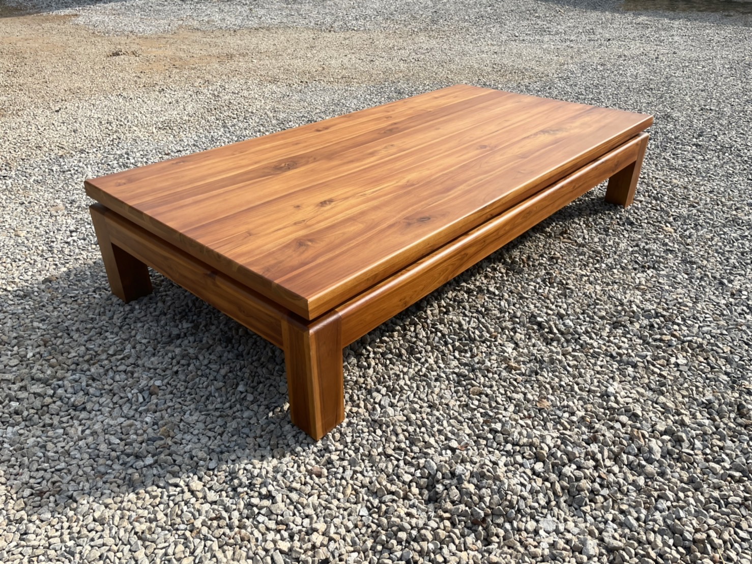 ตั่งโมเดิร์น ขาตรง