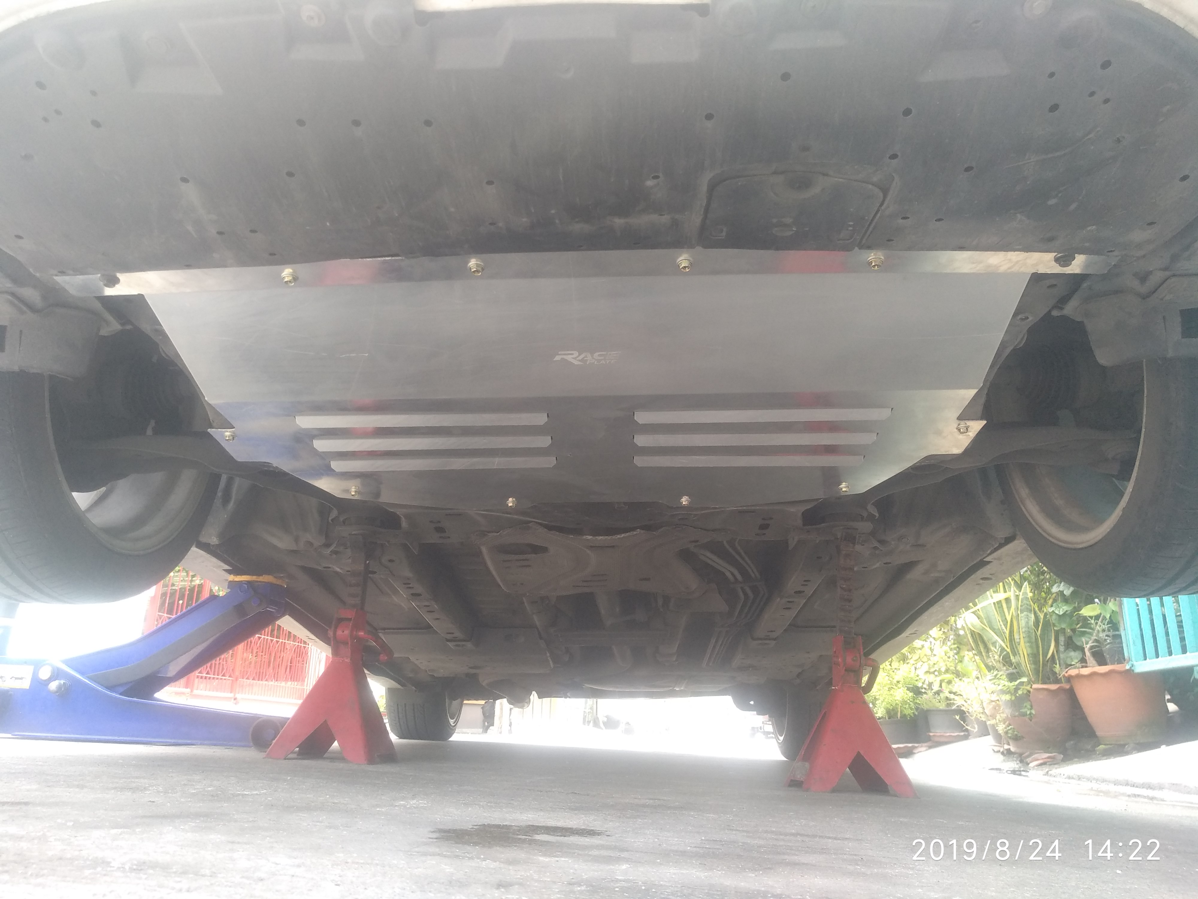 แผ่นปิดใต้ห้องเครื่องอลูมิเนียม Mazda 2 Sky Raceplate_Undertray
