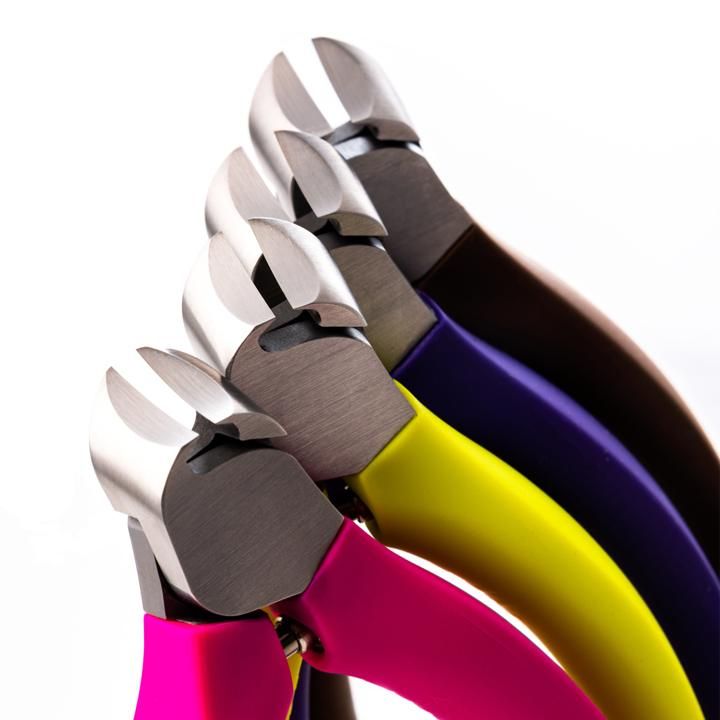 SUWADA กรรไกรตัดเล็บสัตว์เลี้ยงตัวเล็ก เช่น แมว, สุนัข คุณภาพพรีเมี่ยมอันดับ1 แฮนด์เมด ตัดเล็บได้เรียบเนียนโดยไม่ต้องตะไบเล็บ พร้อมกล่องโลหะสุดหรู