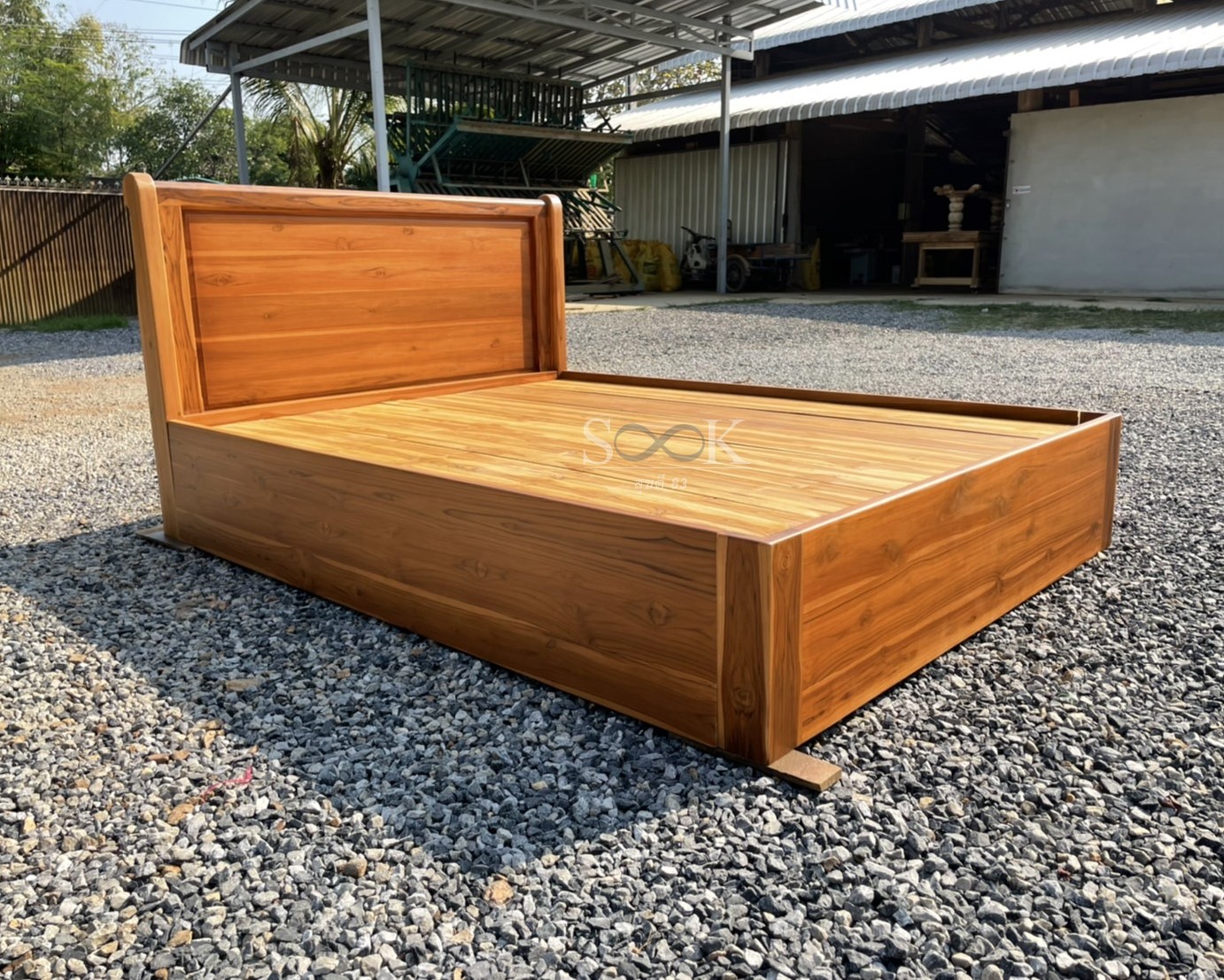 เตียงหัวม้วนพื้นทึบ