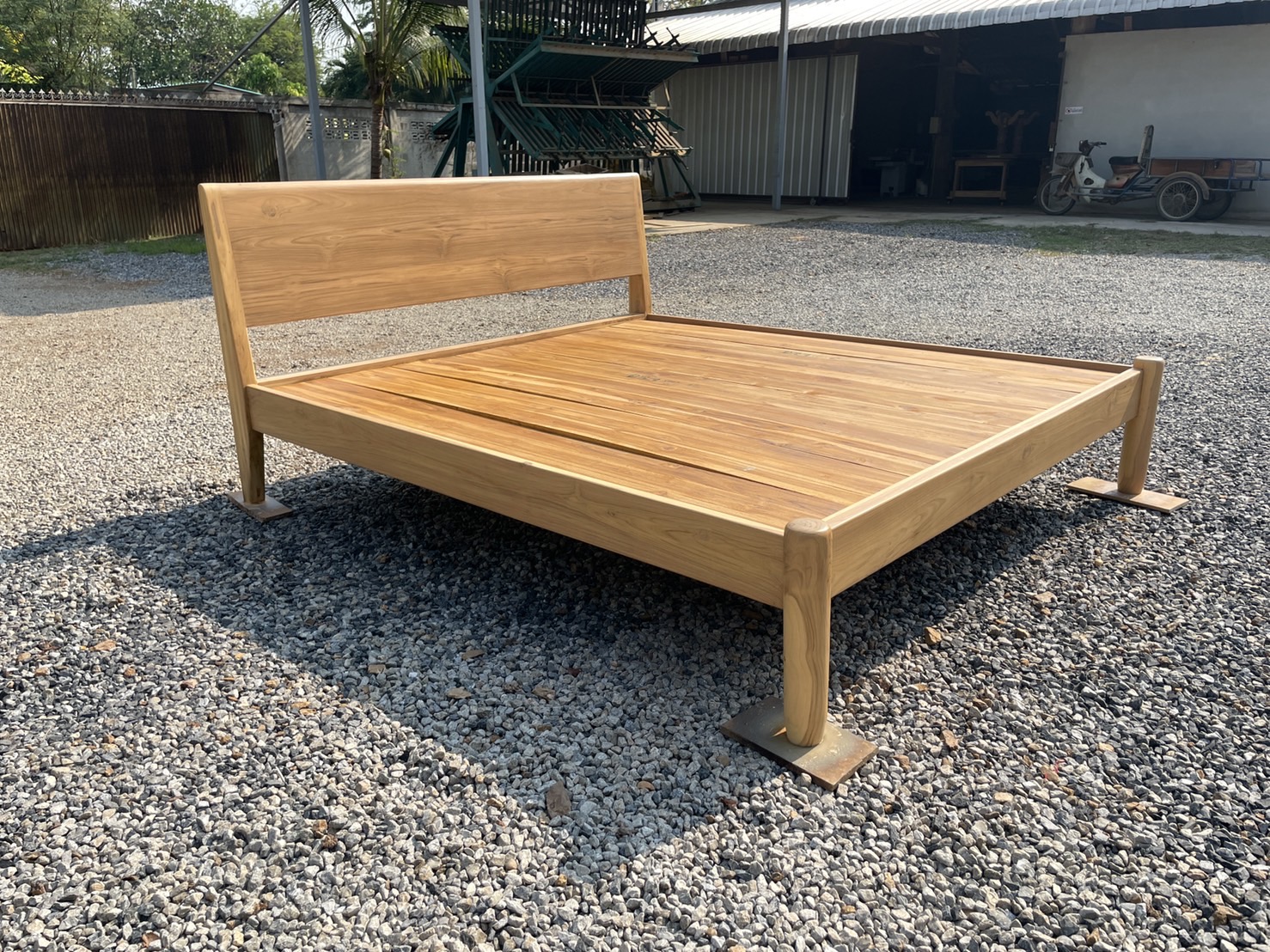 เตียงมินิมอลสไตล์ญี่ปุ่น (สีสัก)