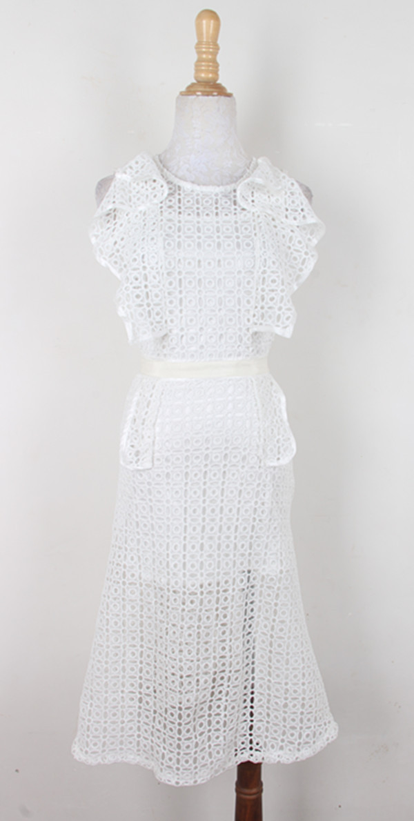 ชุดเดรสยาวผ้าถักโครเชต์แขนกุดสีขาว ส่งฟรี ems