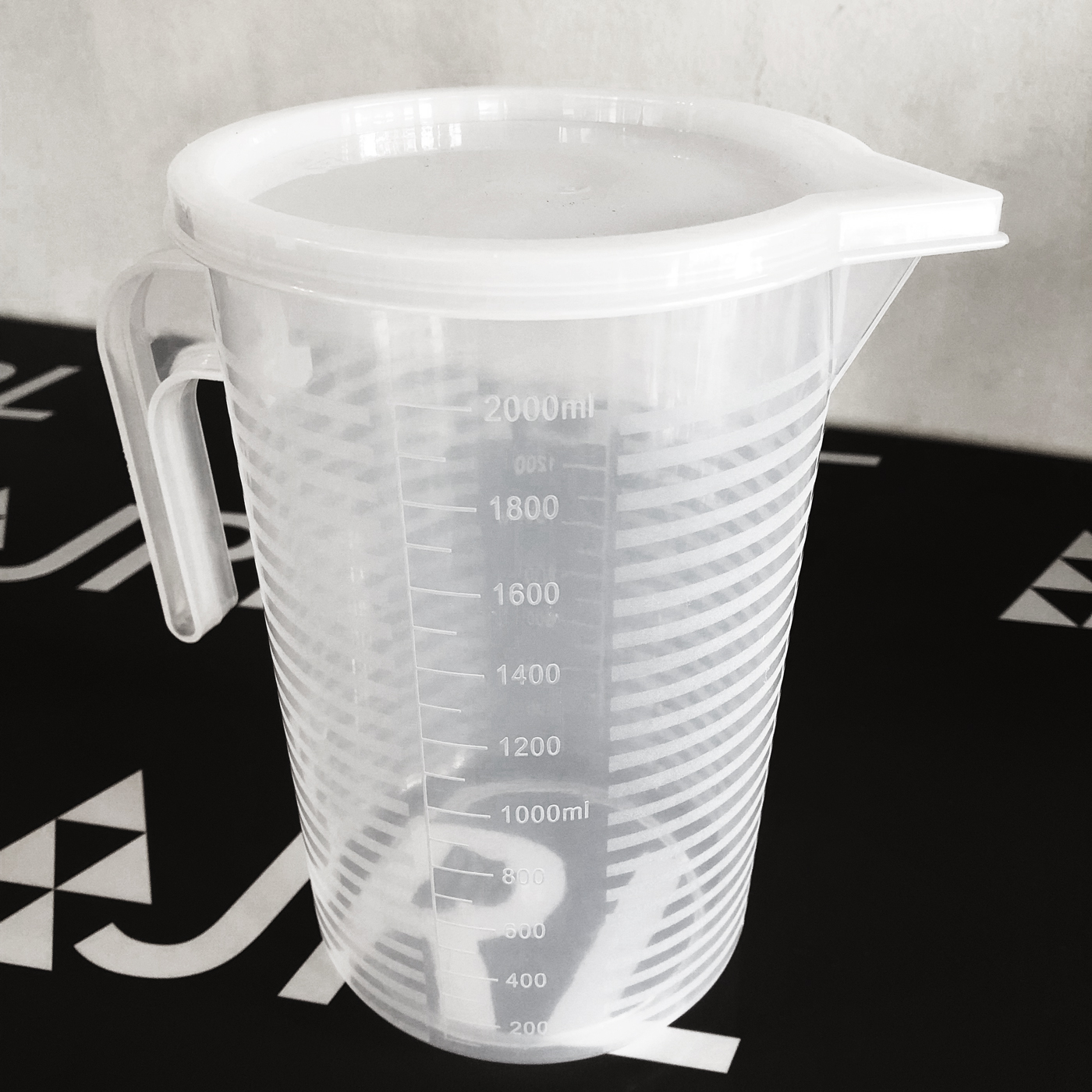 เหยือกขนาด 2000 มล. (มีฝาปิด) จำนวน 2 ชิ้น