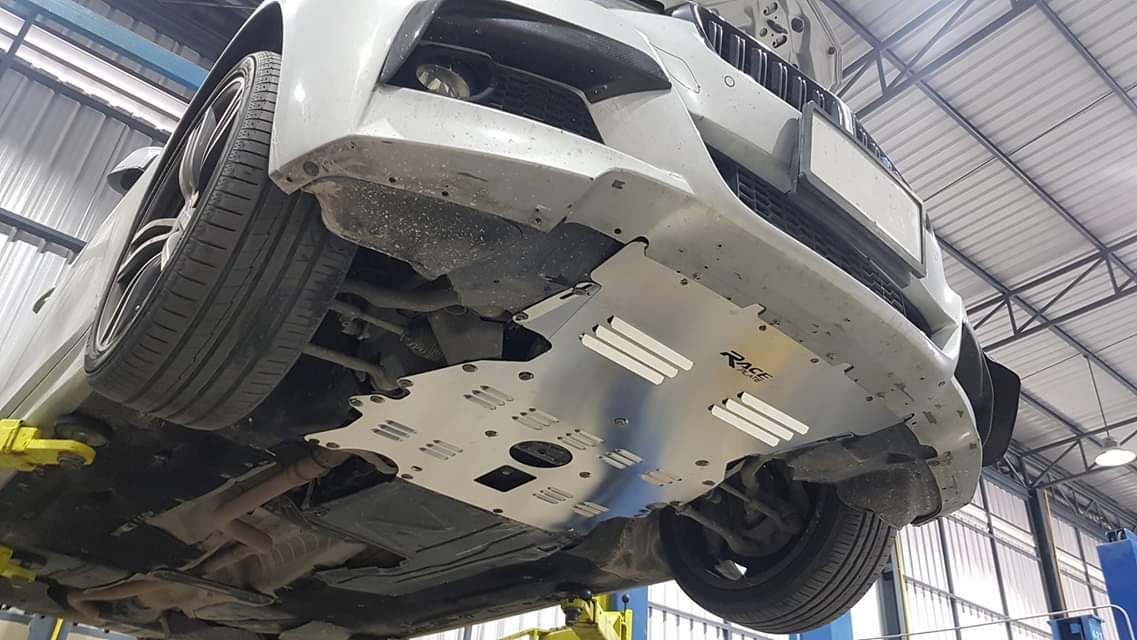 แผ่นปิดใต้ห้องเครื่องอลูมิเนียม BMW F30 Raceplate_Undertray สำเนา สำเนา