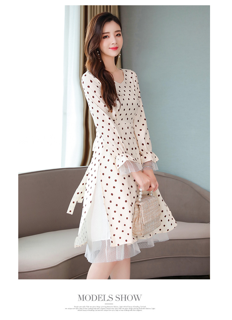ชุดเดรสสีครีมผ้าโพลีเอสเตอร์ผสมลายจุดสีน้ำตาล แขนยาว ส่งฟรี ems