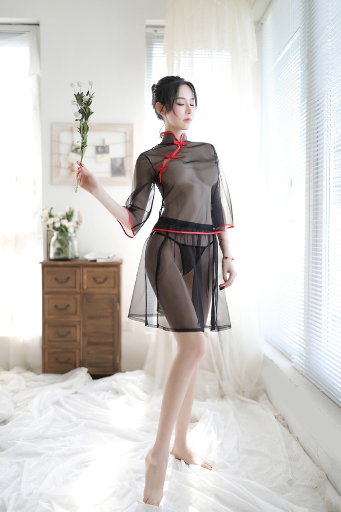 C8011 ชุดจีนโบราณเซ็กซี่ ชุดสไตล์วินเทจย้อนยุคมาในแบบ2ชิ้นประกอบไปด้วย เสื้อซีทรูแขนยาวแต่งกระดุมเชือกแบบชุดจีน กระโปรงสั้นซีทรูแบบผูกข้างตามรูปถ่ายสินค้าจริงเลยค่ะ