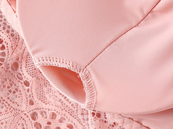 NA216 เสื้อบราสายเดี่ยวเซ็กซี่ บราลูกไม้สายเดี่ยวเว้าหน้าอกกว้างลึกด้านในเป็นฟองน้ำมีช่องสำหรับถอดใส่ได้ ผ้าลูกไม้สวยๆตามรูปถ่ายสินค้าจริงเลยค่ะ