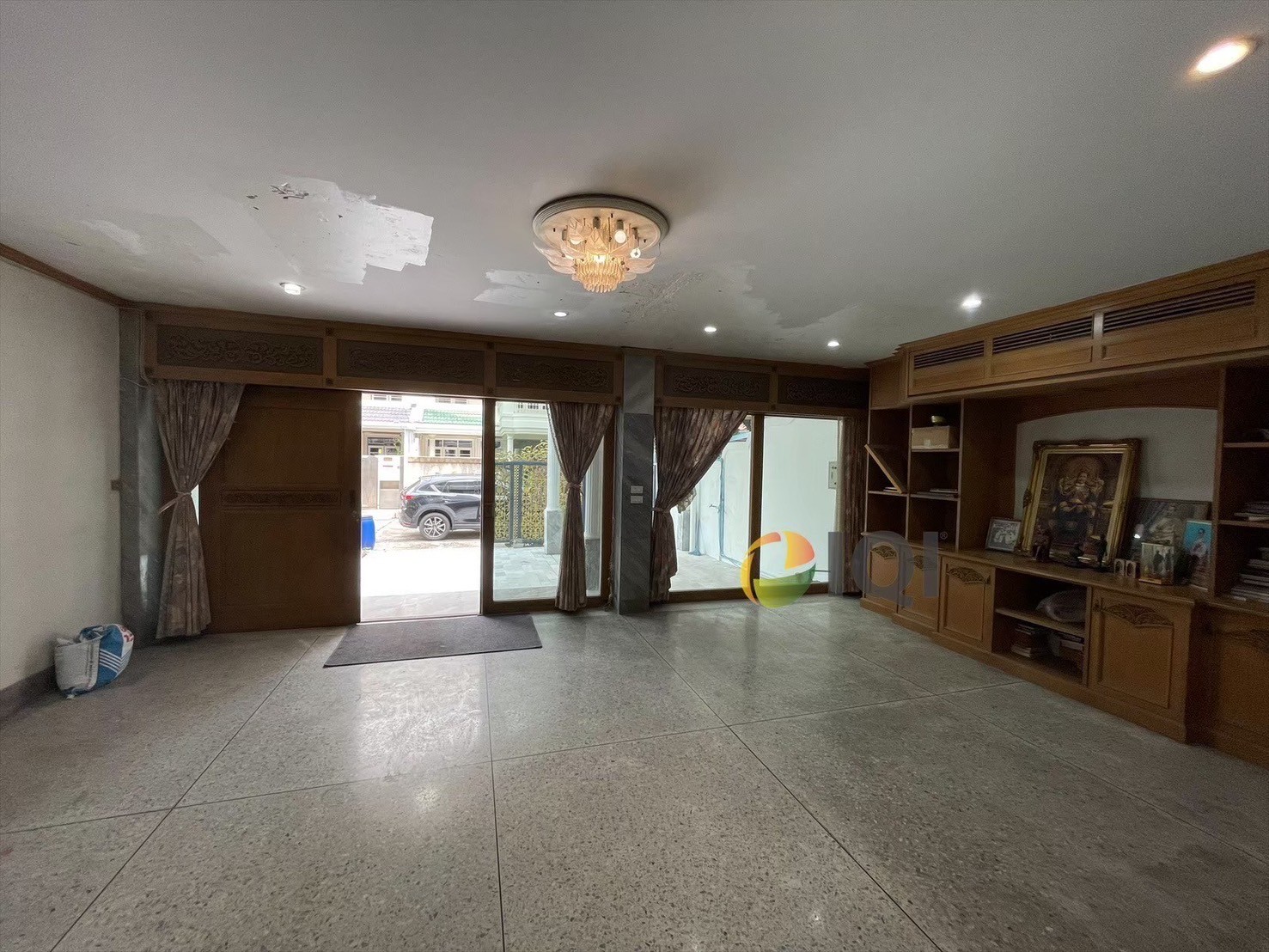 ทาวน์เฮาส์ 3 ชั้น ซอยบรมราชชนนี 11 หลังห้างเซ็นทรัลปิ่นเกล้า สภาพดี พร้อมอยู่