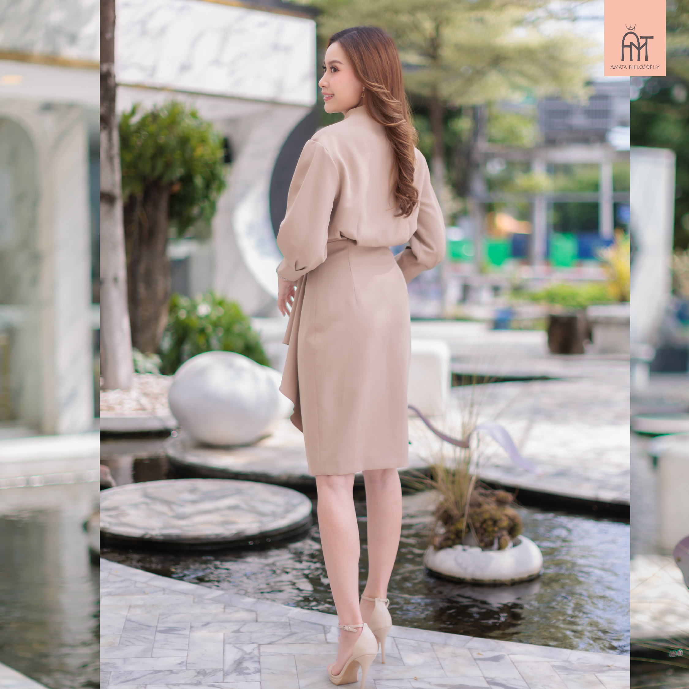 AMATA เดรส Ms. Holmes สีน้ำตาล