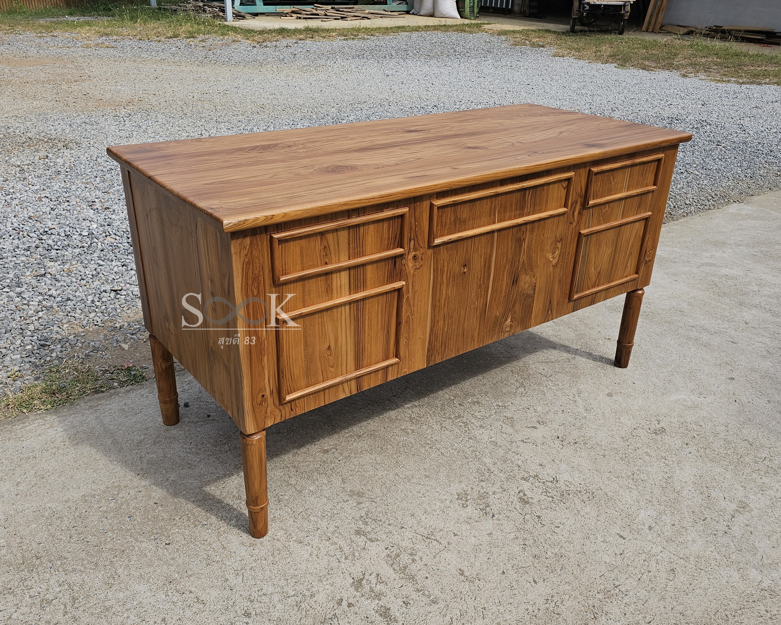 โต๊ะทำงานคลาสสิค