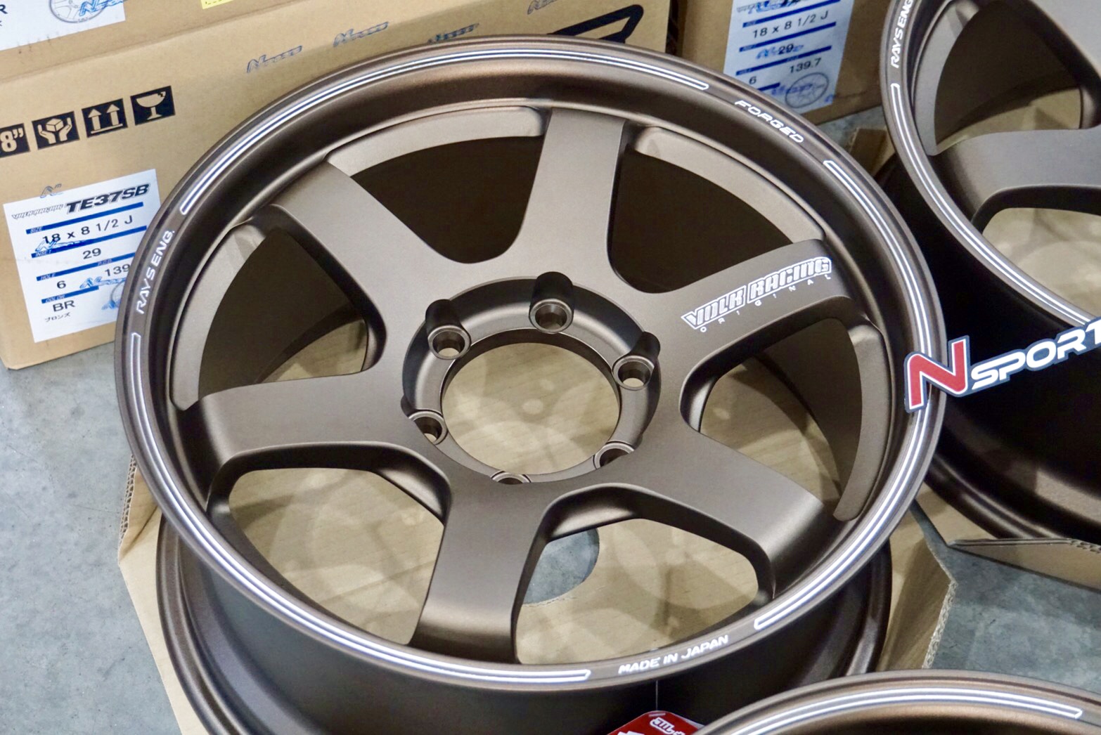 TE37 SB 18x8.5+29-6-139.7 Bronze