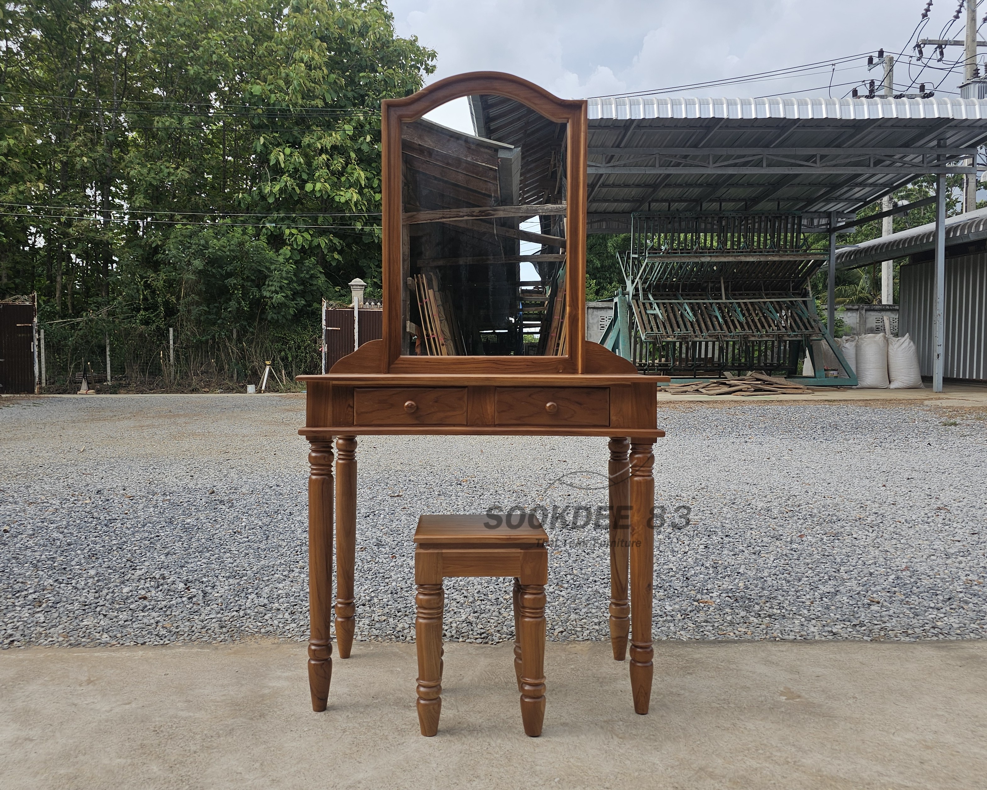 โต๊ะเครื่องแป้งไม้สัก ขากลึง (สีสัก)