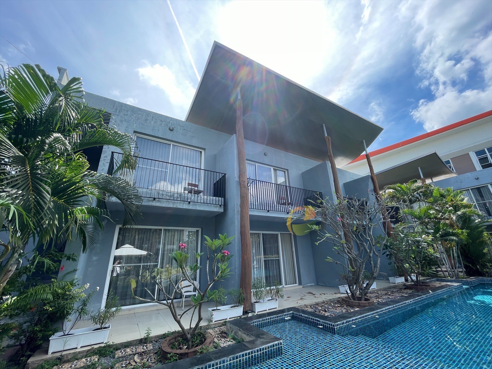 ขาย Luxury resort hostel Serviced Residence ถนนบางนาตราด กม.26
