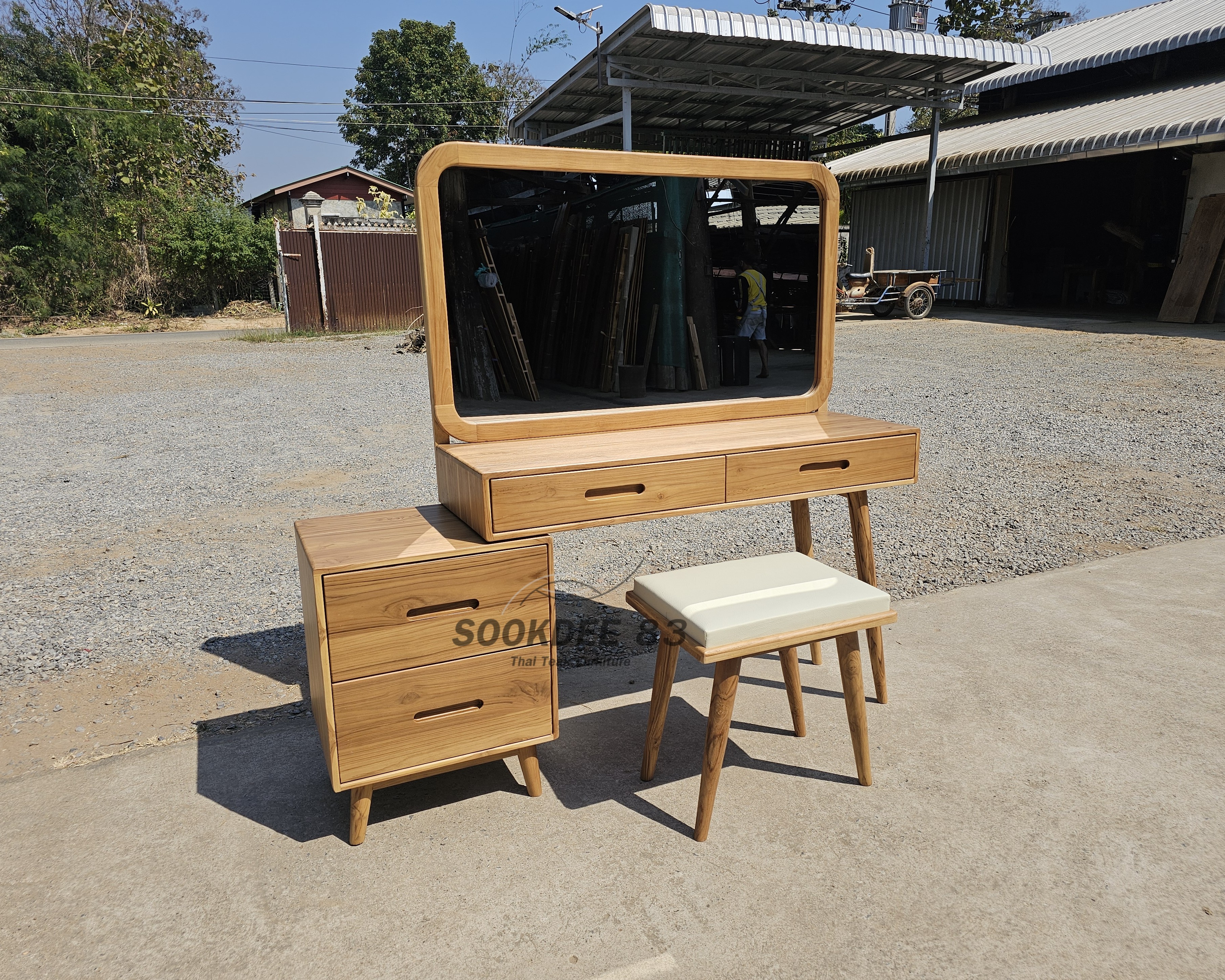 โต๊ะเครื่องแป้งมินิมอลผสมตู้ลิ้นชัก (สีสัก)