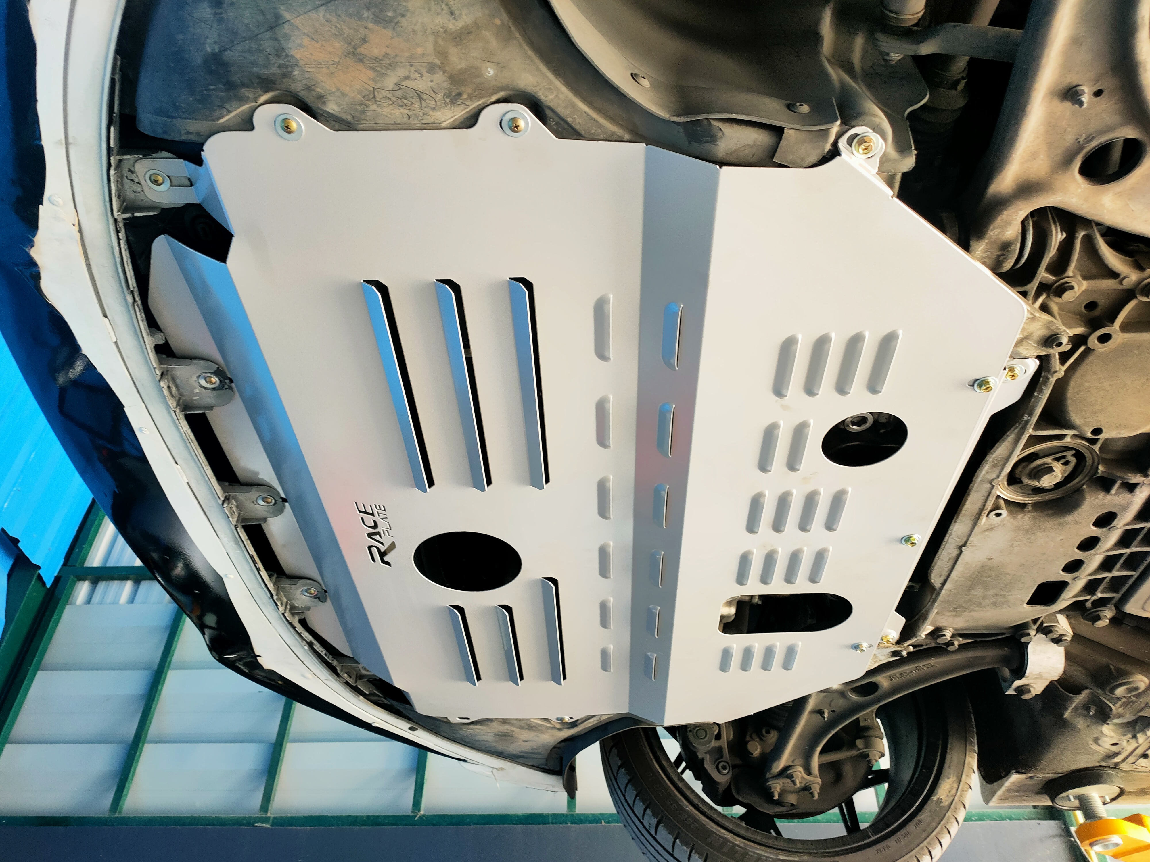 แผ่นปิดใต้ห้องเครื่องอลูมิเนียม Audi TT MK2 2006-14 Raceplate_Undertray