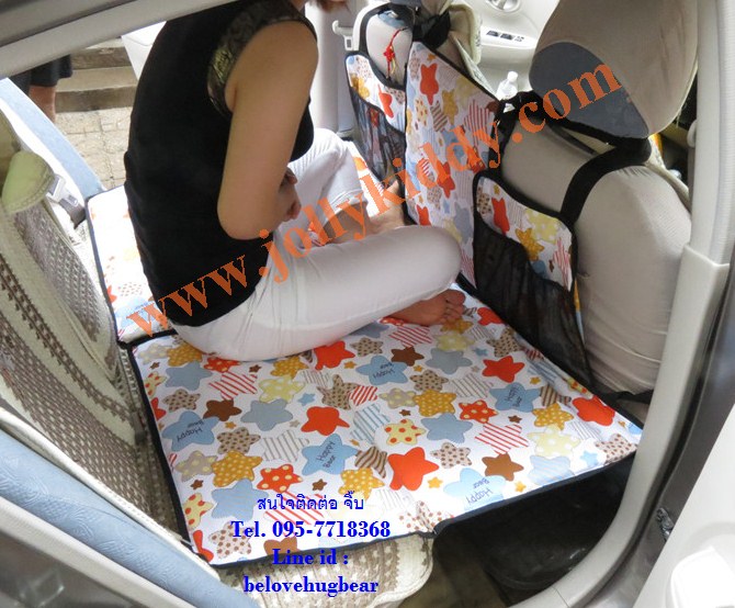 แผ่นปูปิดช่องวางเท้าเบาะหลังรถ กันเด็กตก ขนาด 134 x 75 cm (ครีมม้าลาย)A10102