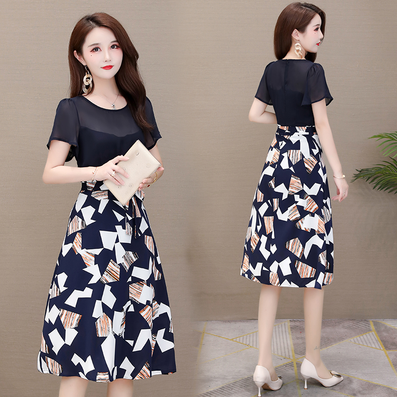 ชุดเดรสสีกรมท่า ชุดเดรสใส่ทำงาน ตัวเสื้อผ้าชีฟองสีกรมท่า เย็บต่อกับกระโปรงผ้าชีฟองพิมพ์ลายตามแบบ ส่งฟรี ems